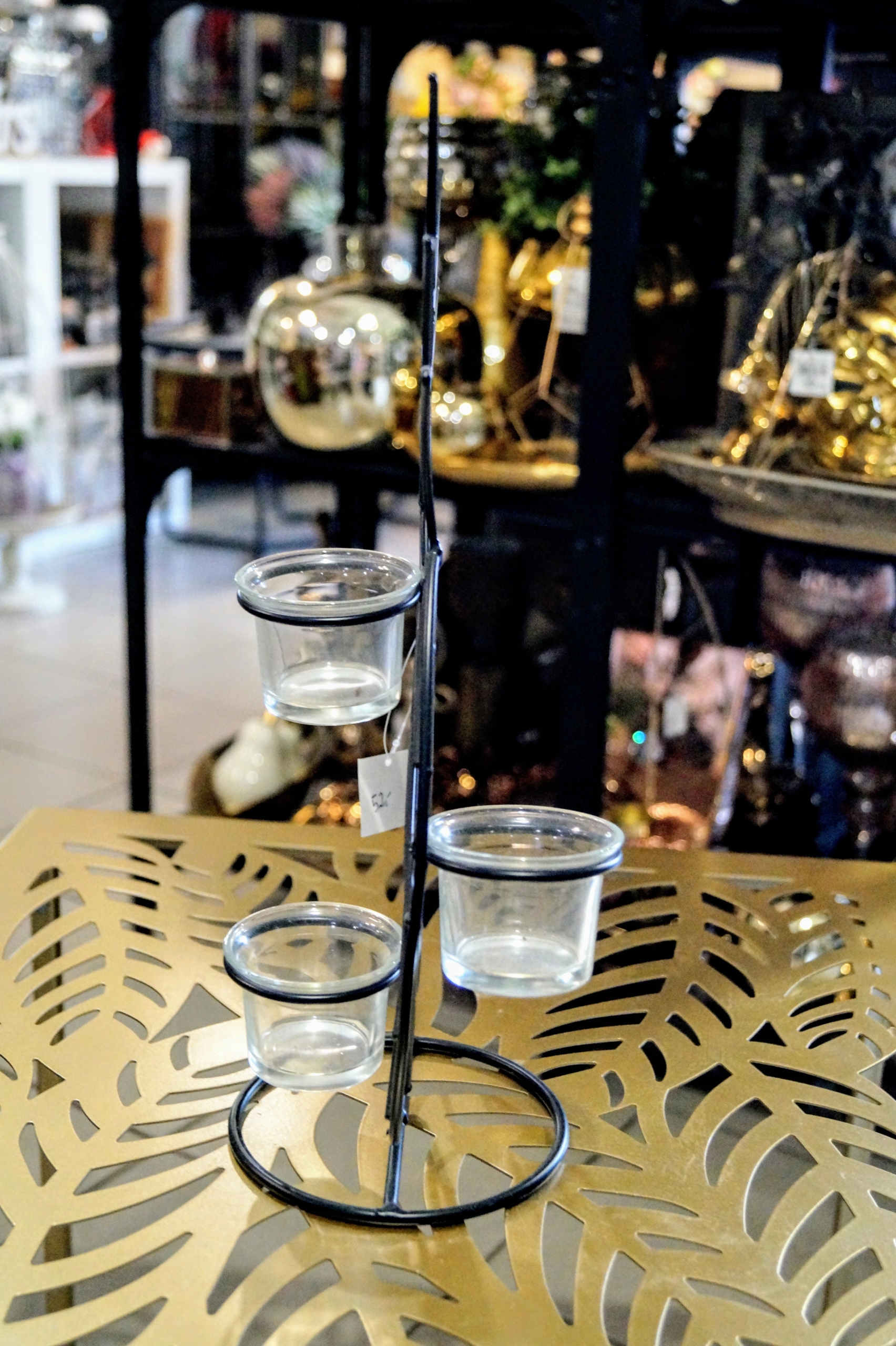 ŚWIECZNIK METALOWY Materiał metal