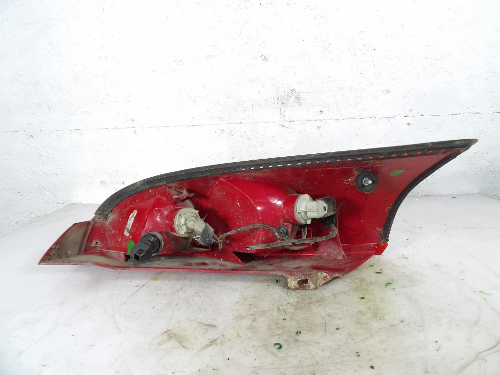 FORD FOCUS MK1 HB 5D light rear part right 1M5112304