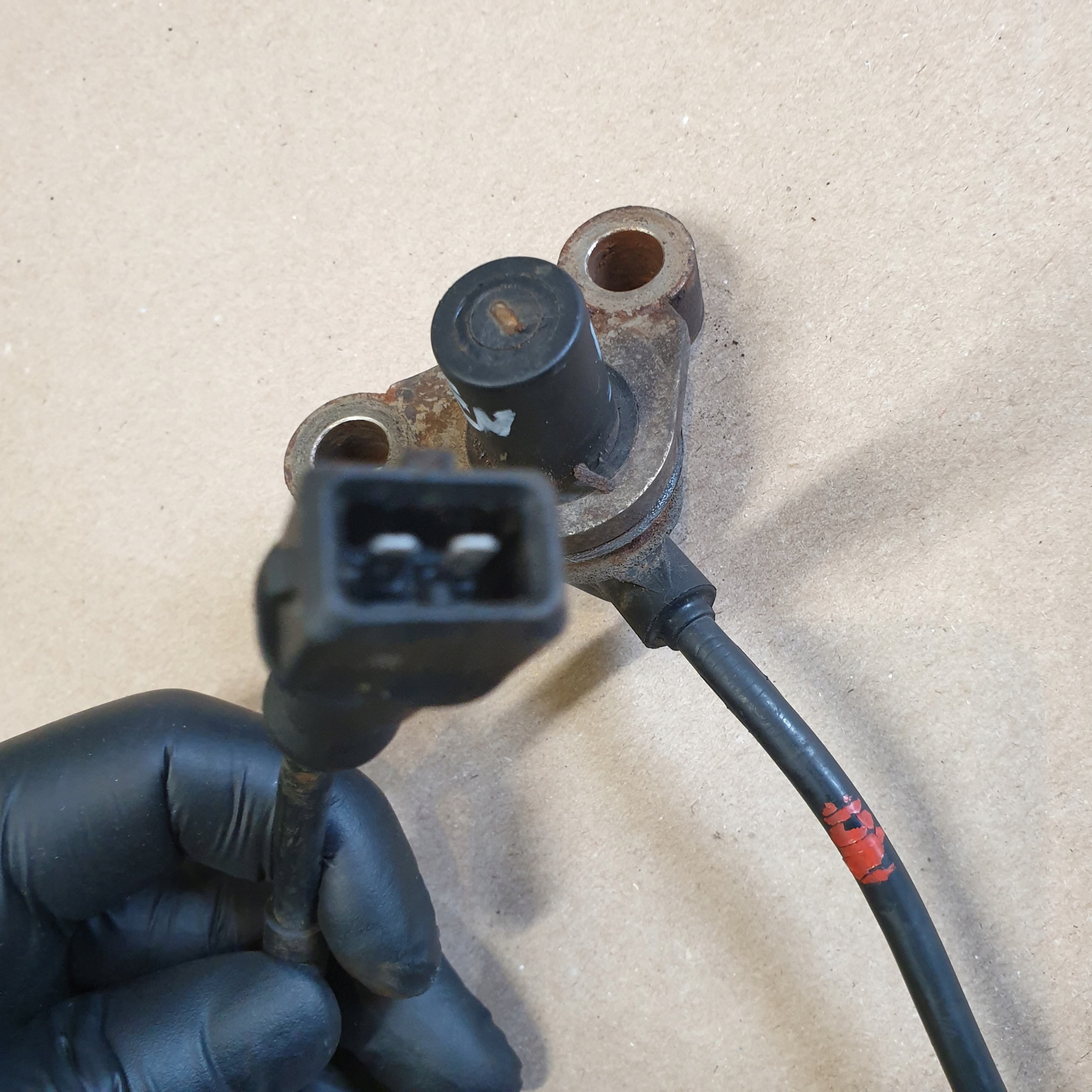 sensor ABS rear MITSUBISHI CARISMA OE 0265006294