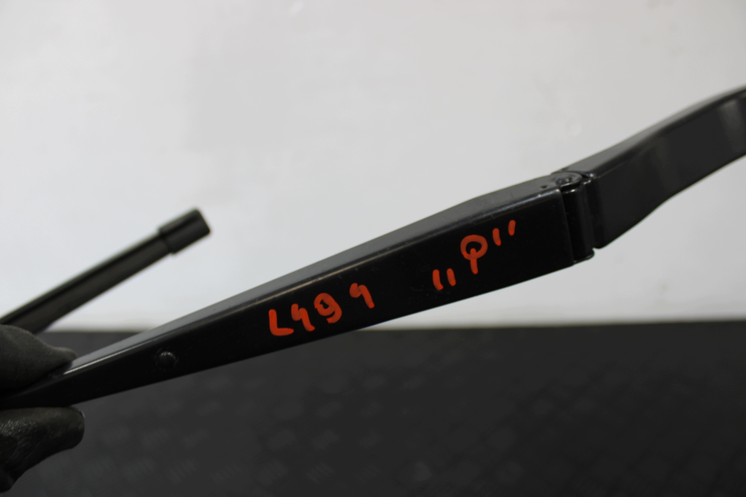 wiper arm right LAND RANGE ROVER SPORT II 2 L494