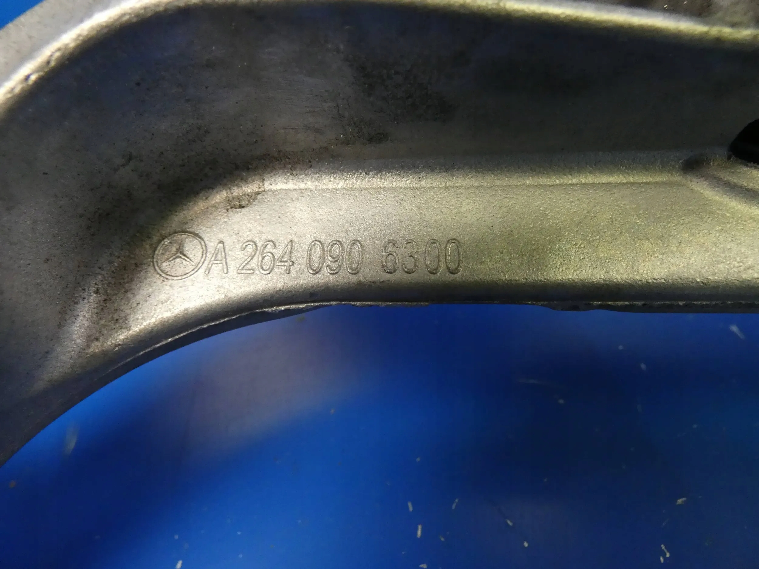 Mercedes C KLASA C205 W205 1.5 CGI engine mount