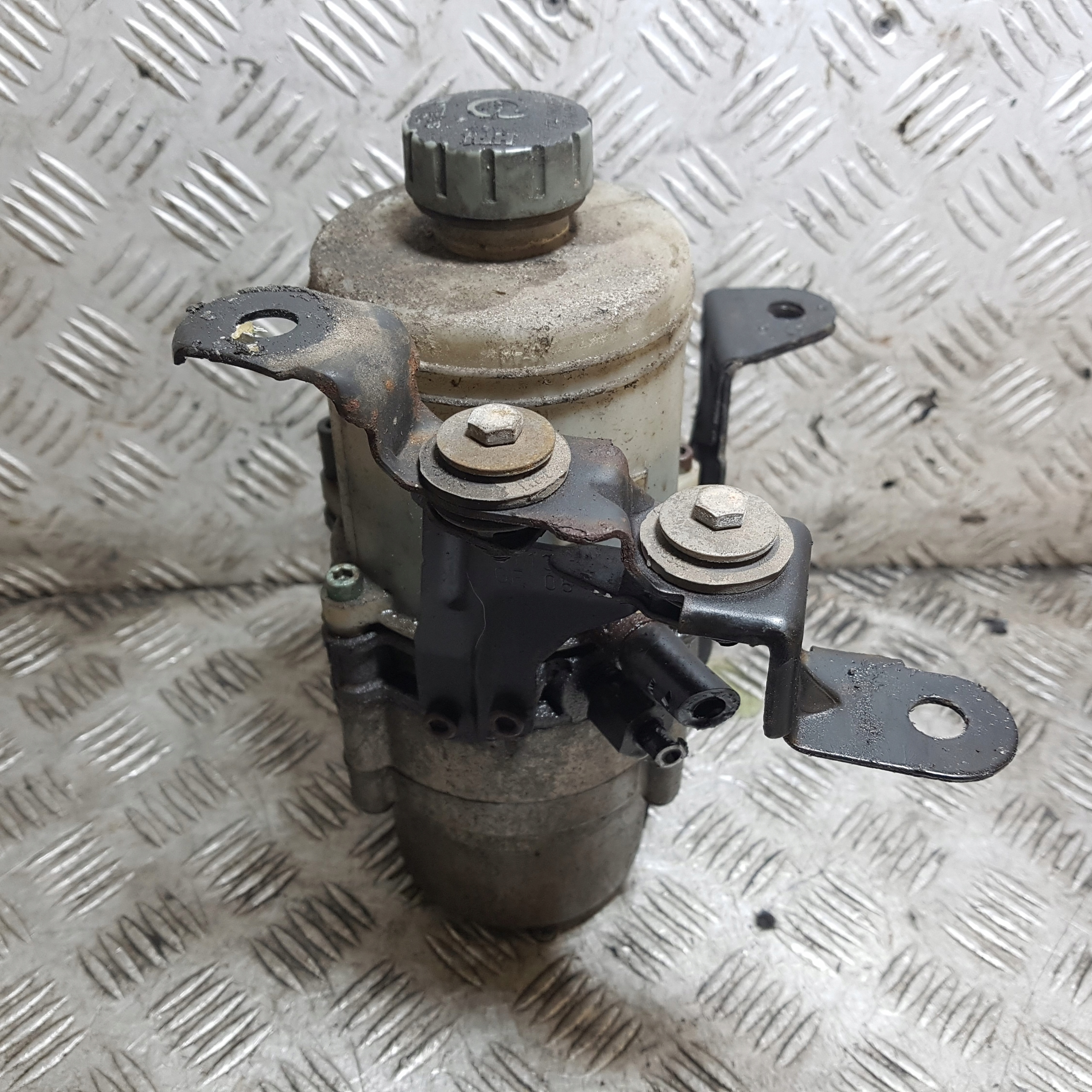 servo pump electrical VOLKSWAGEN FOX 6Q0423371A