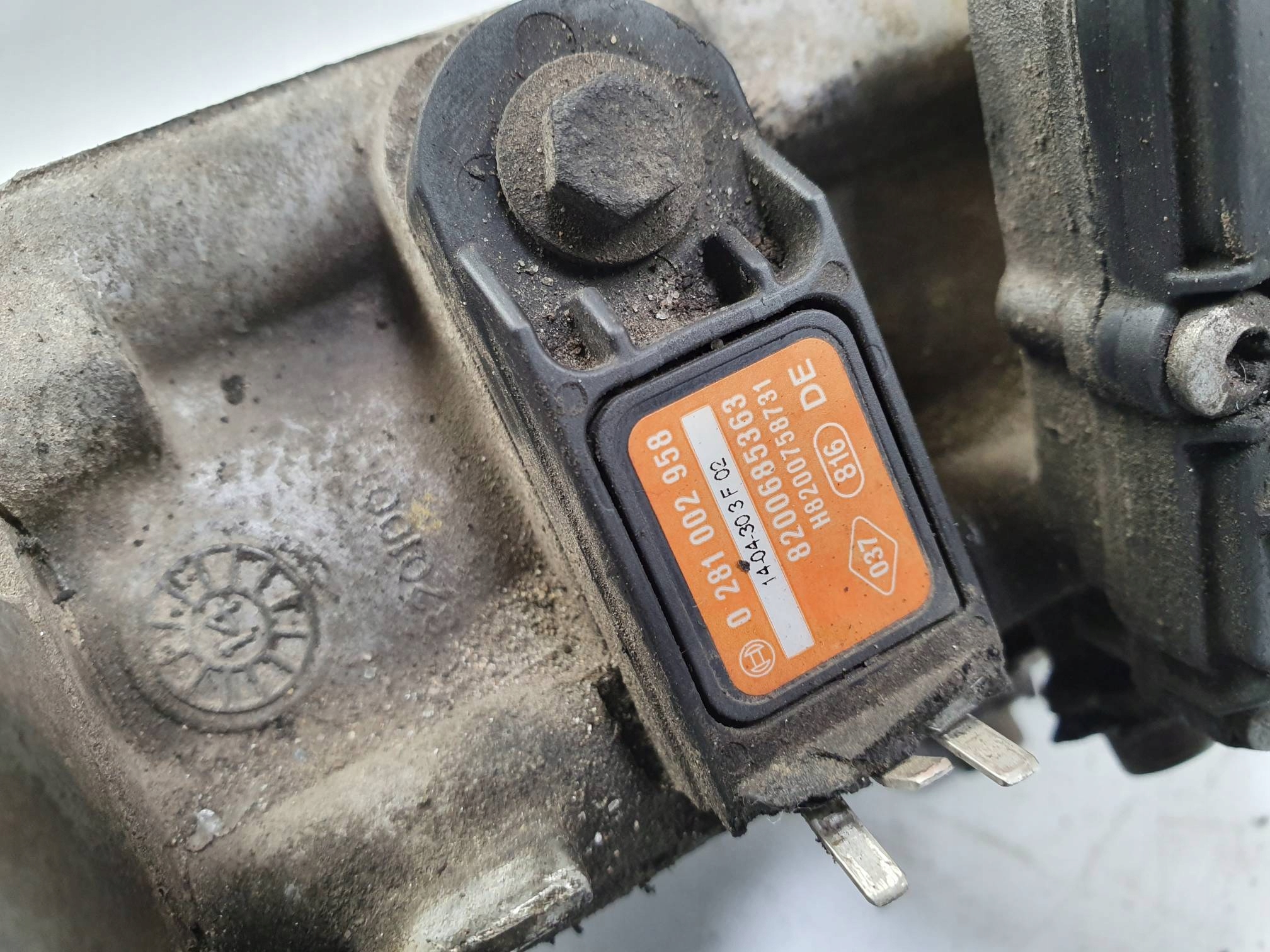 EGR valve 8200987453 OPEL VIVARO II