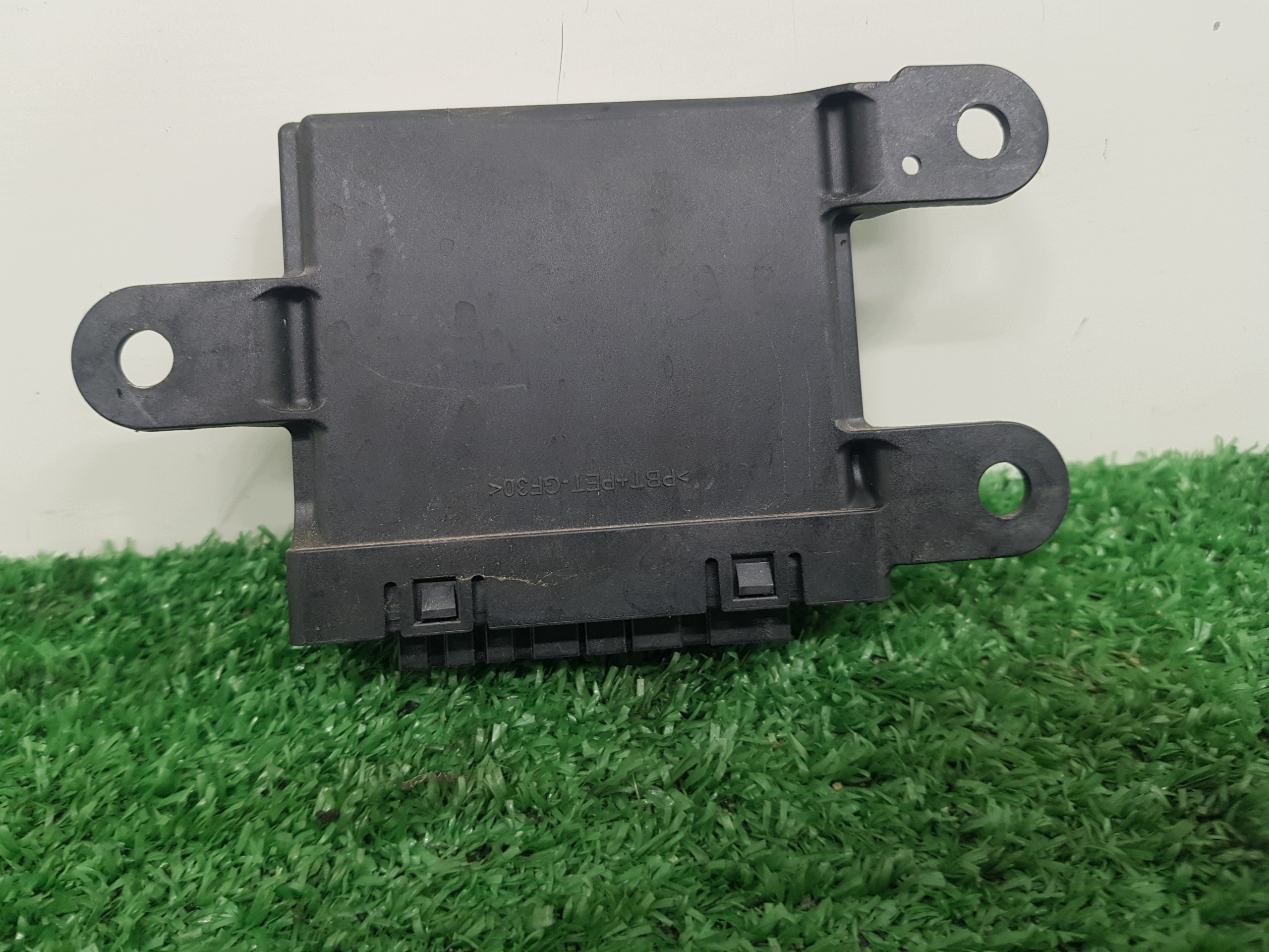control unit module PDC OPEL INSIGNIA 13308135