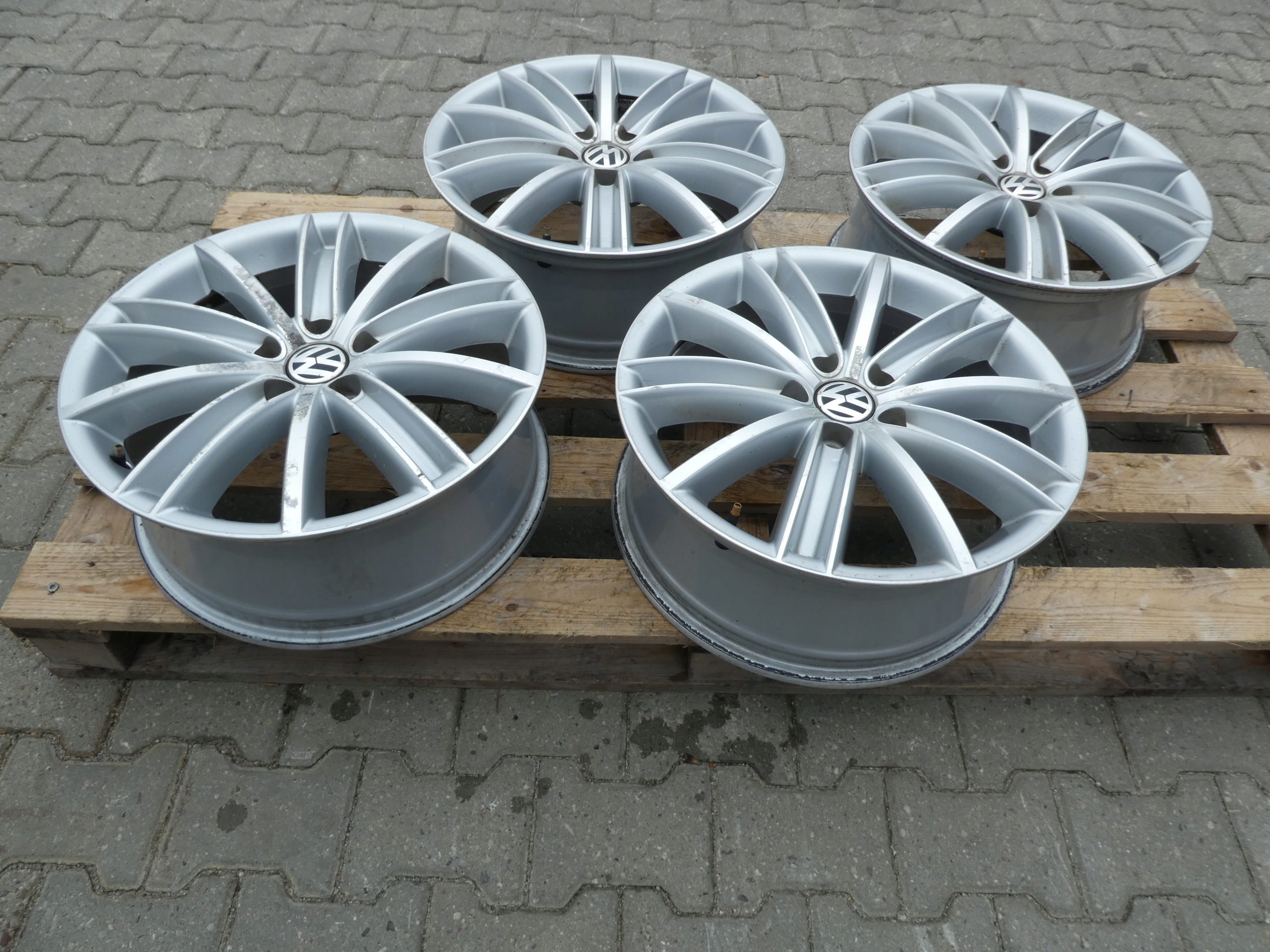 4X discs aluminium disc 5N0601025D VW 5X112