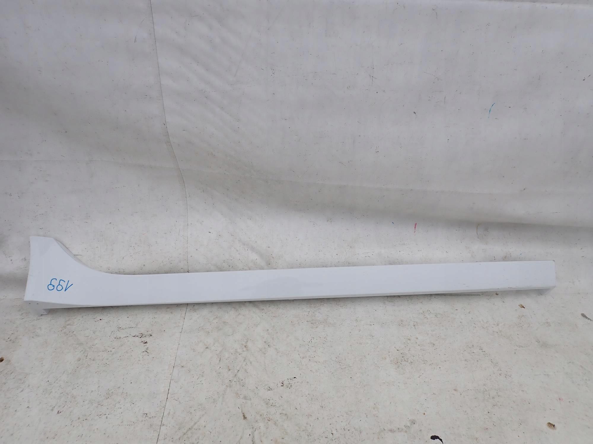 JAGUAR XE 15-> threshold right moulding threshold right