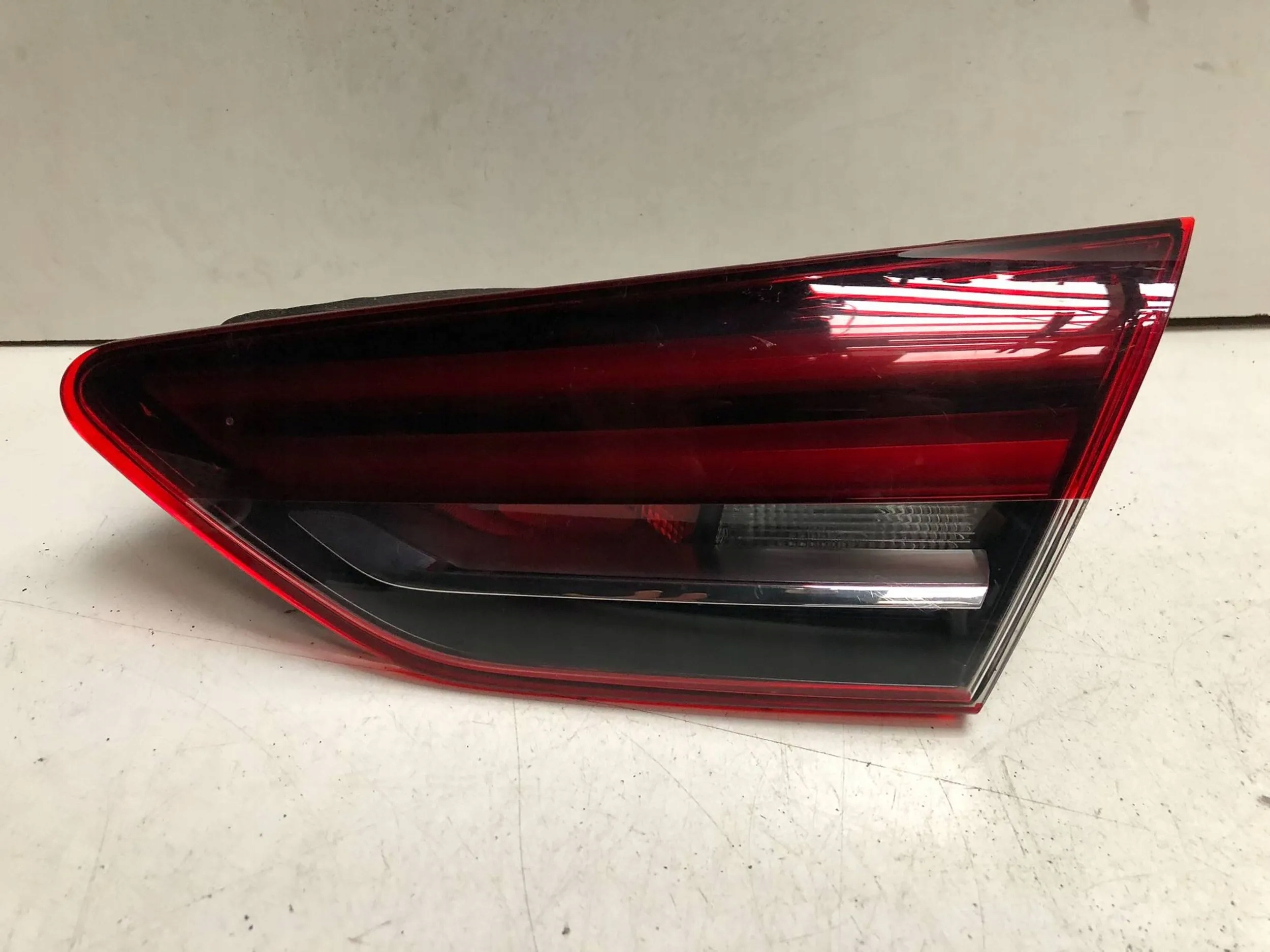 Lampa w klapę prawa Opel Insignia B 2020 Producent części Opel OE