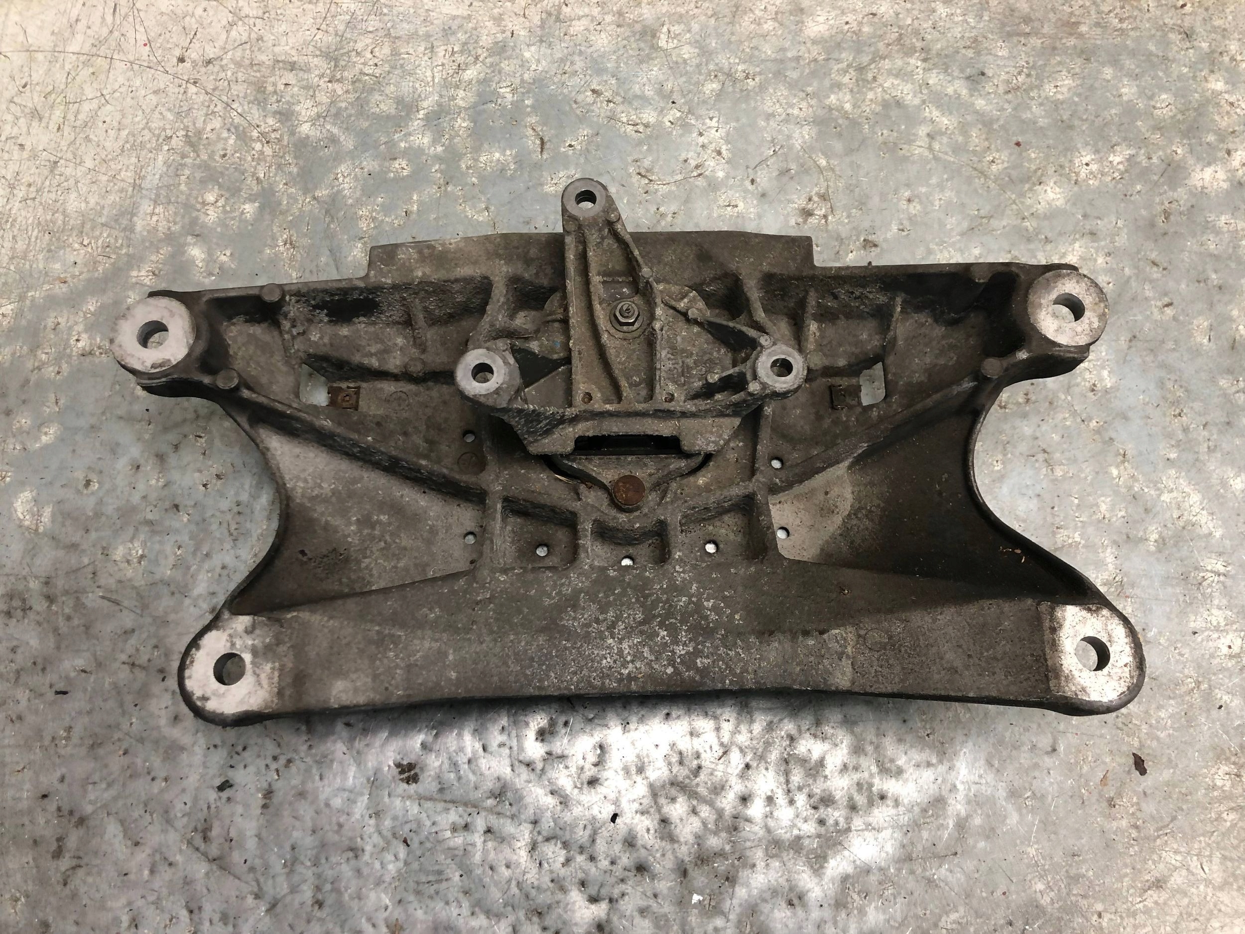 holder gearbox mounting AUDI A4 B8 8K0399115R 8K0399263T