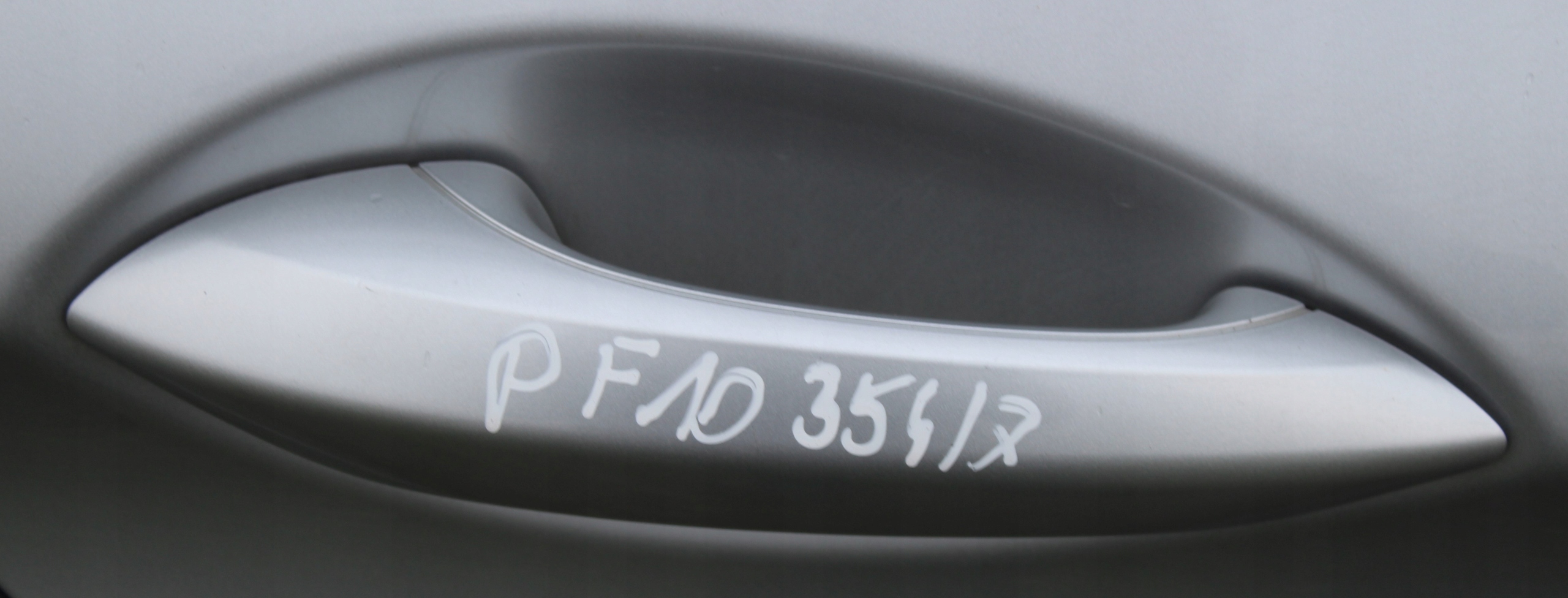 РУЧКА ПРАВИЙ ПЕРЕД 354 ТИТАН BMW F10 F11 EU