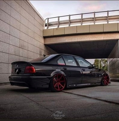 SPOILER KLAPY BAGAŻNIKA BMW E39 SPOILER CSL NOWY PODKŁAD Stan opakowania oryginalne