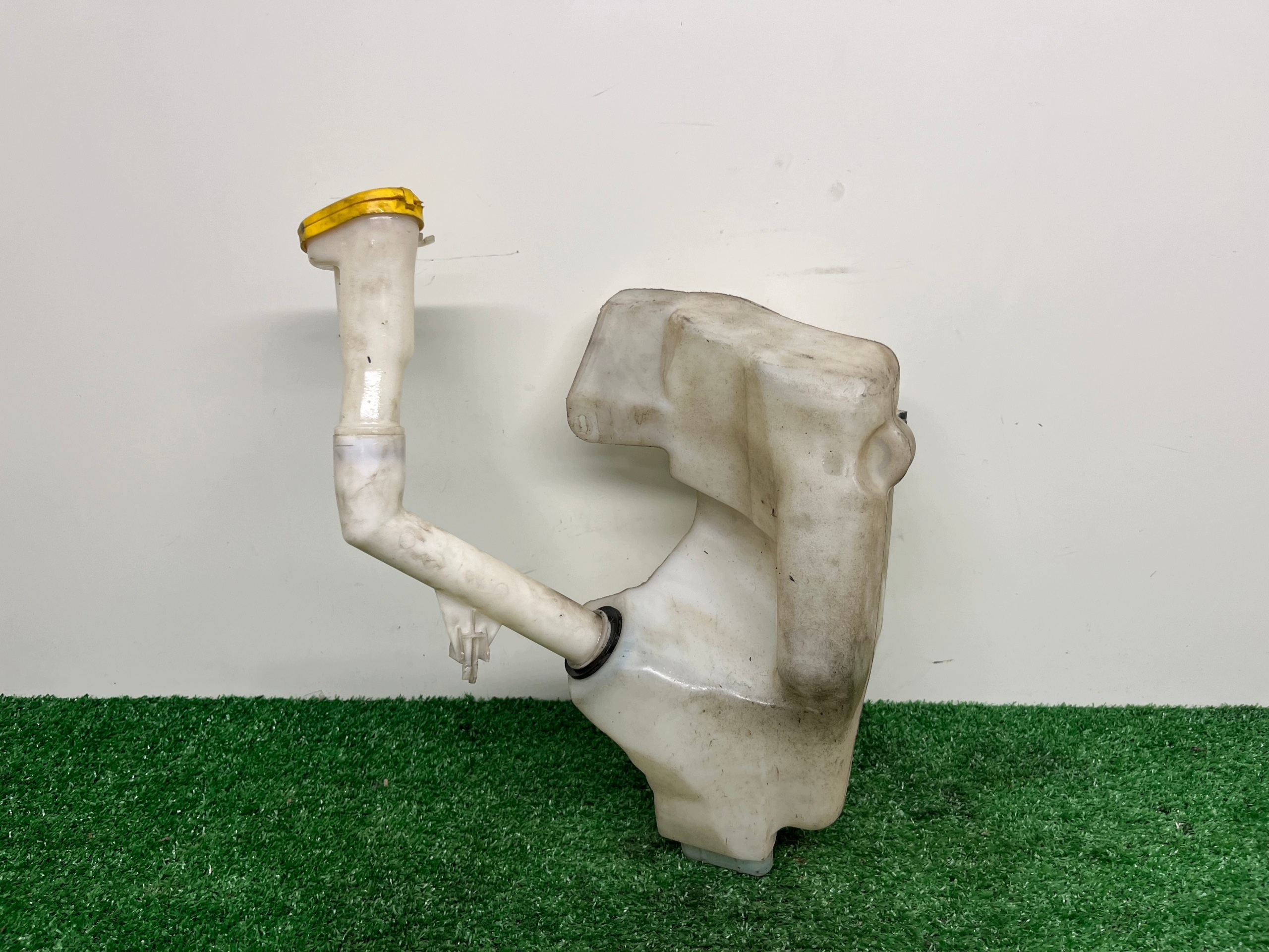 washer fluid tank RENAULT LAGUNA 3 289100003R