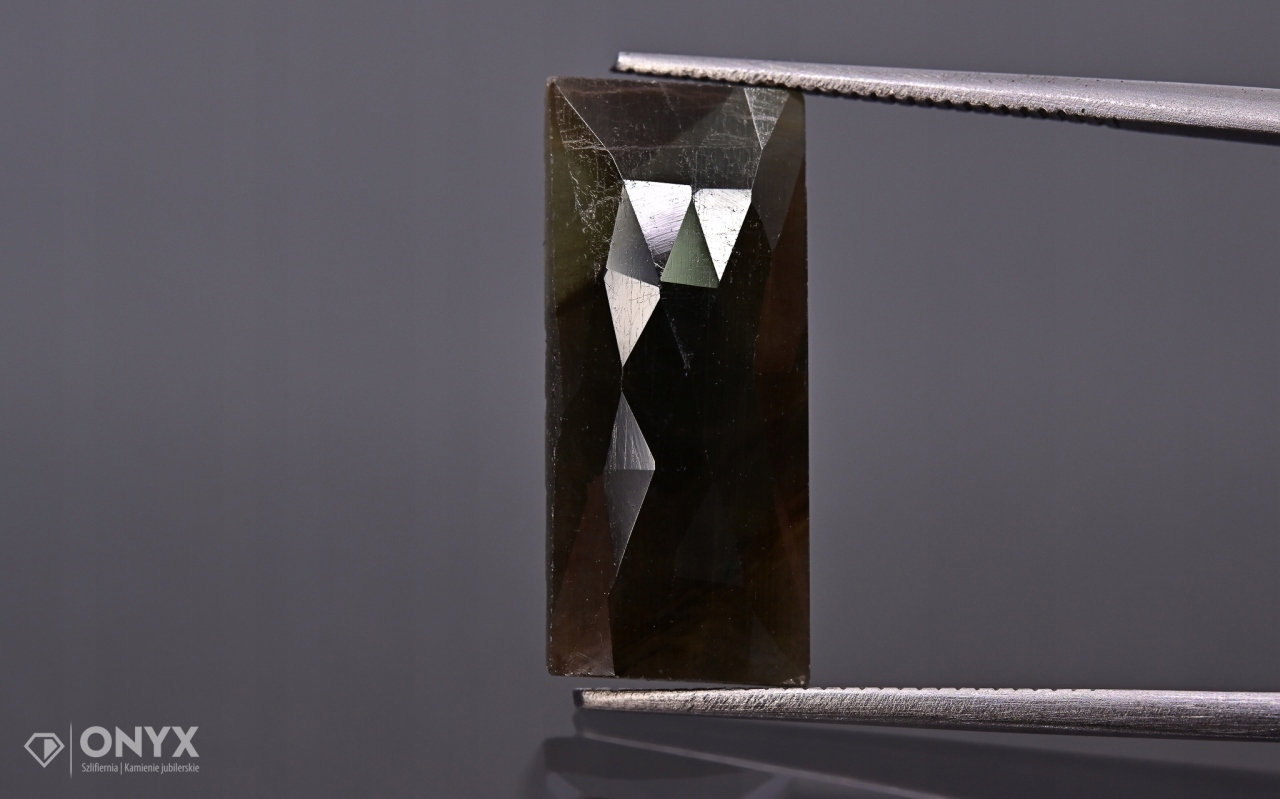 Safír fasetovaná rozeta obdélník 19x8,5 mm