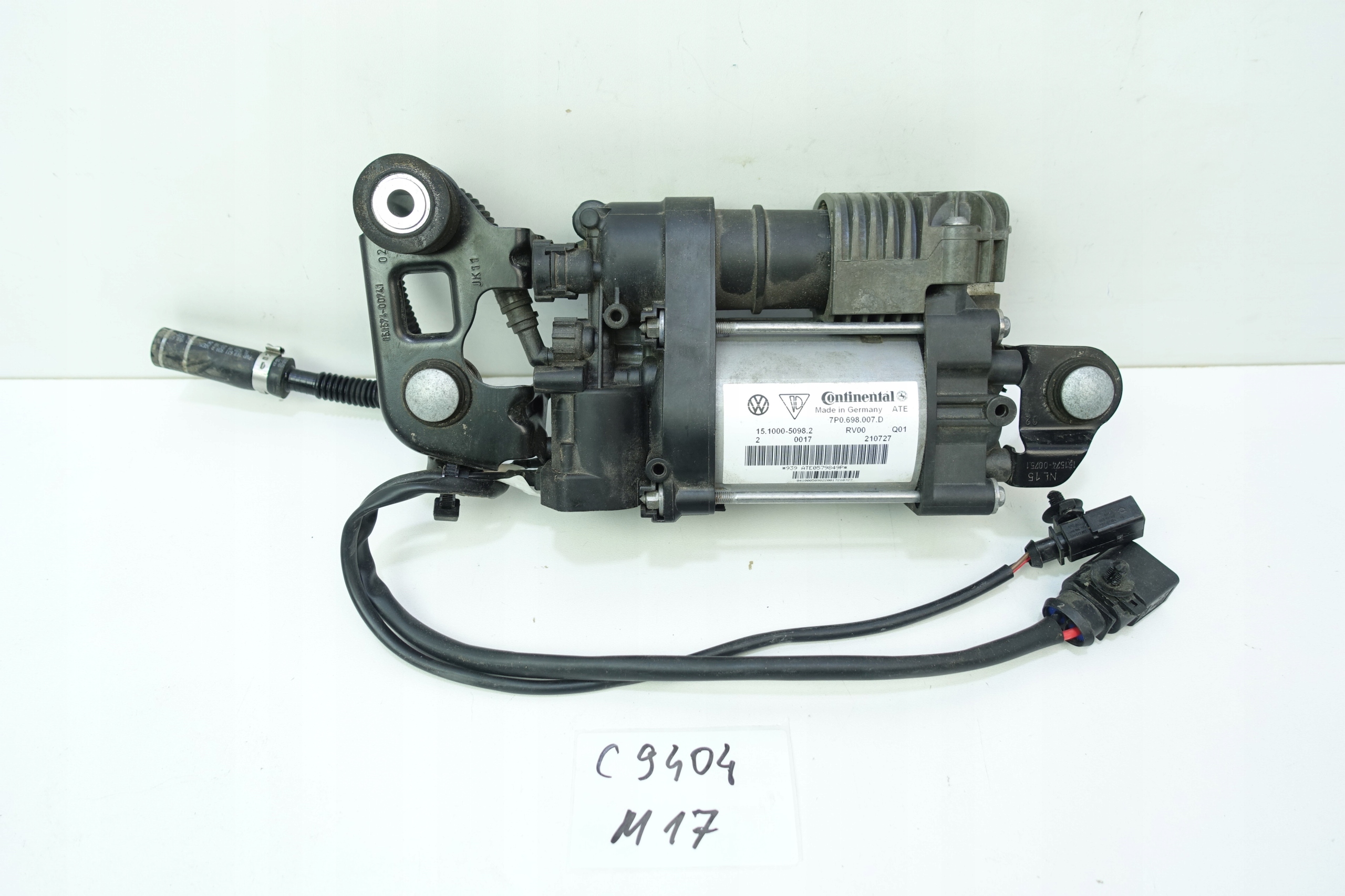 КОМПРЕССОР ПОДВЕСКИ CAYENNE TOUAREG 7P0698007D