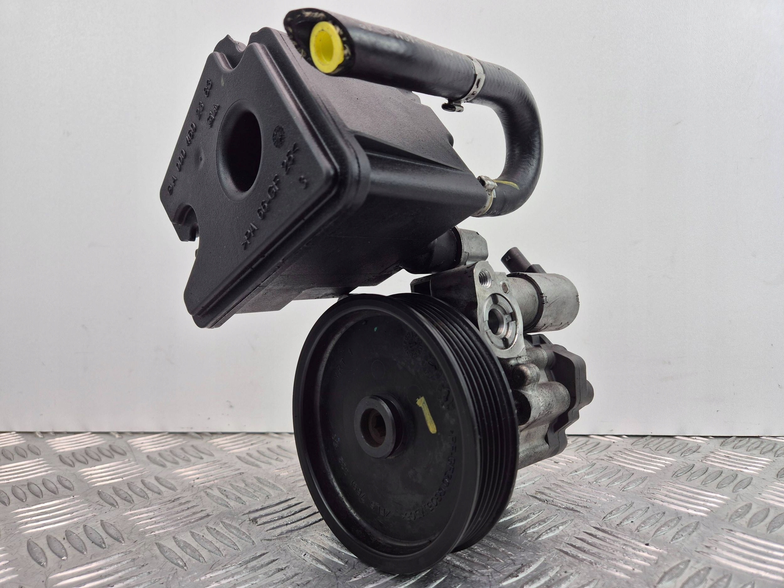 Mercedes E350 W212 servo pump A0064664501