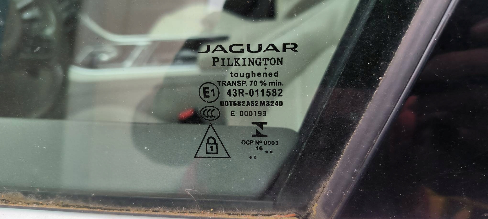 door left front LRC JAGUAR XE X760 2.0 D