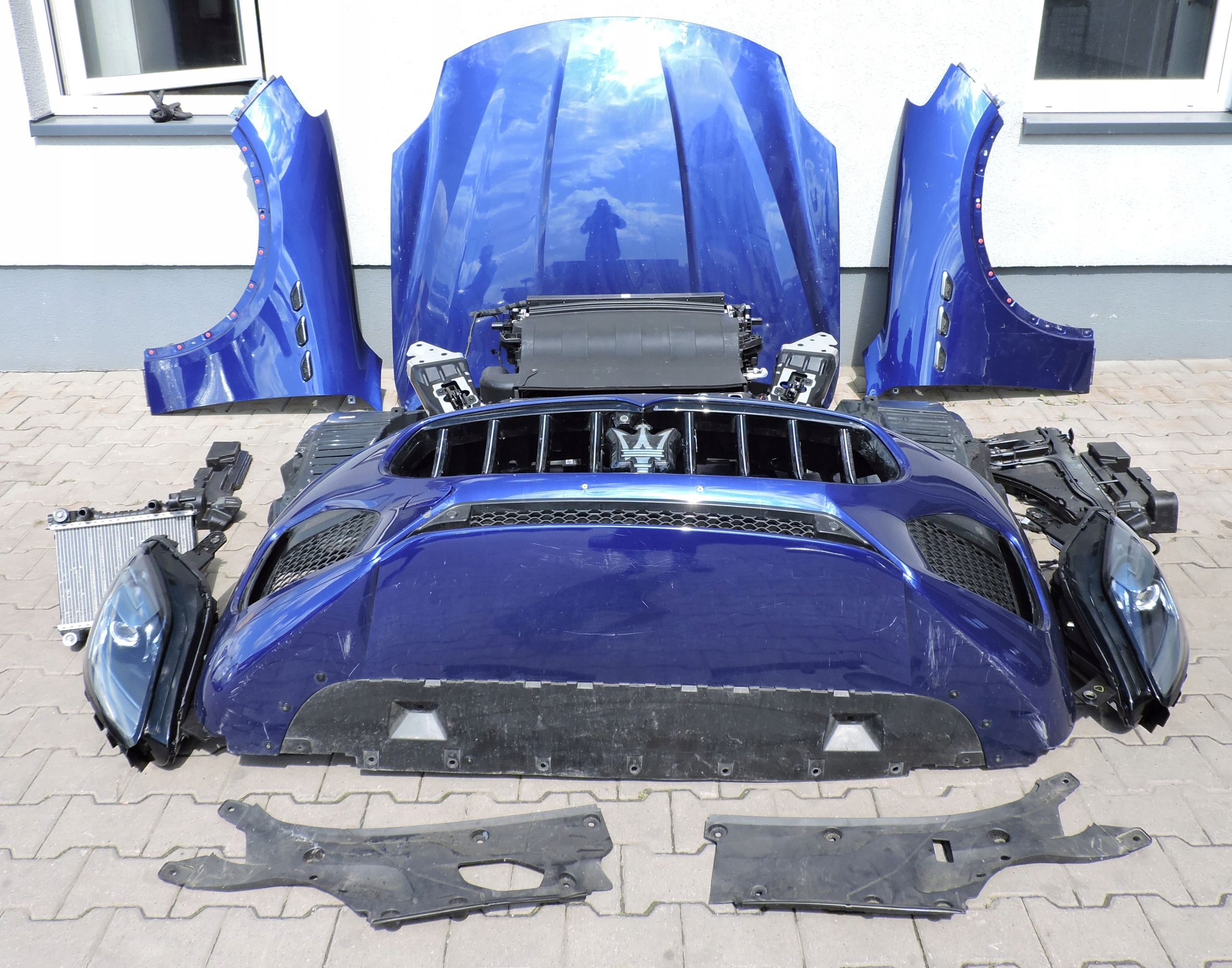 PRZÓD KOMPLETNY MASERATI GRECALE NIEBIESKI GT/MODENA 2.0