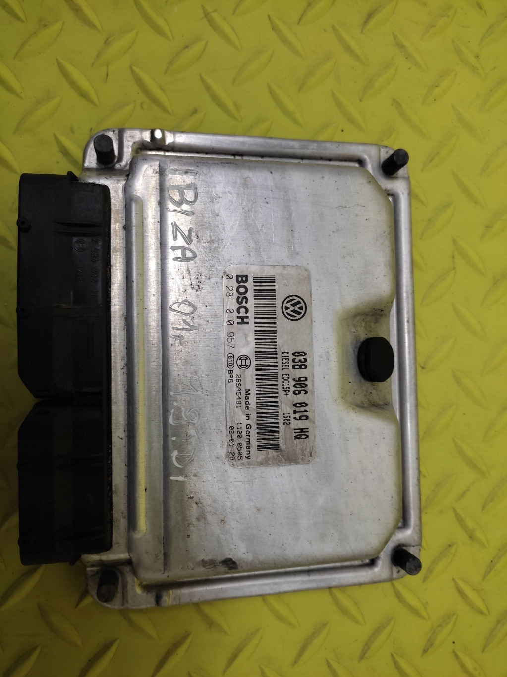 SEAT IBIZA control unit of the engine 0281010957