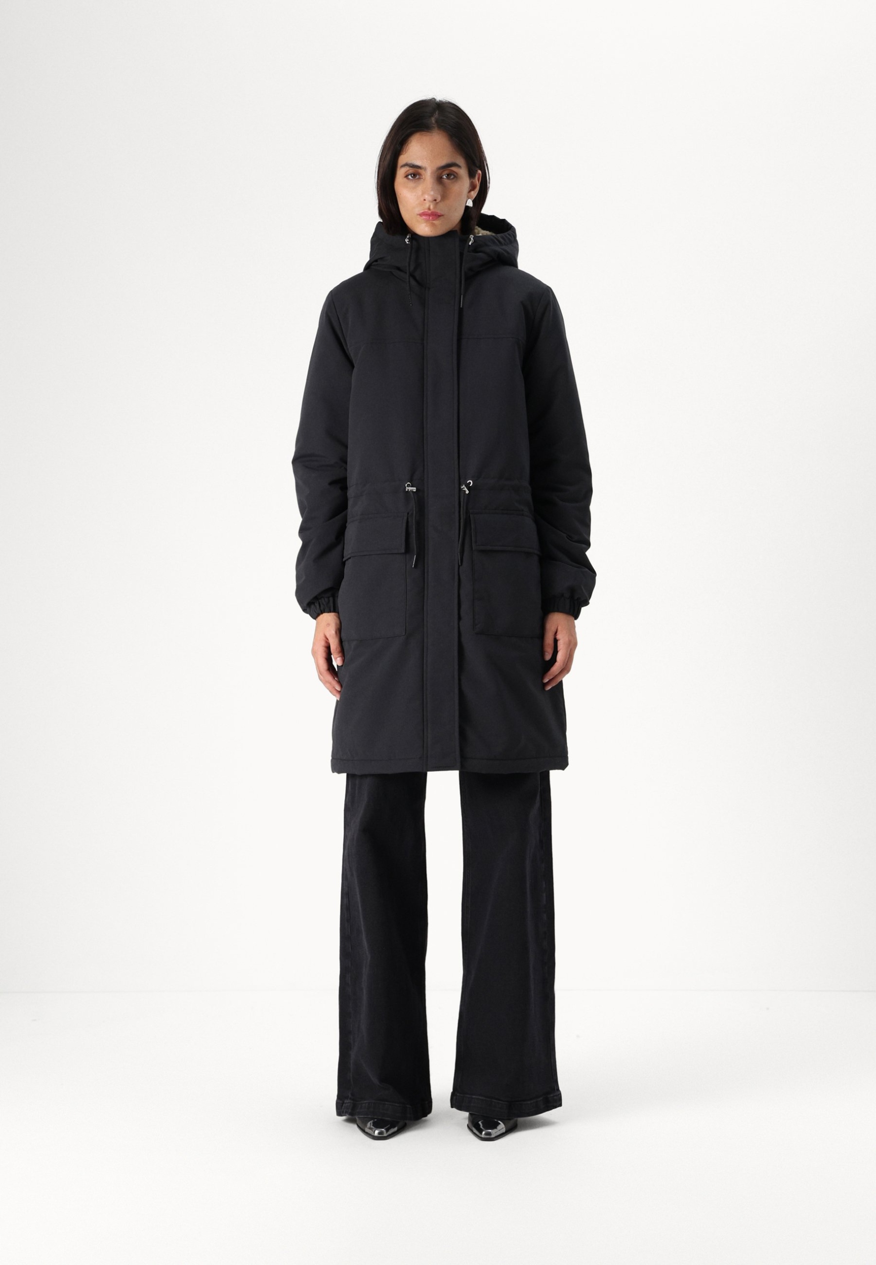 Černá parka bunda s kapucí Vero Moda M