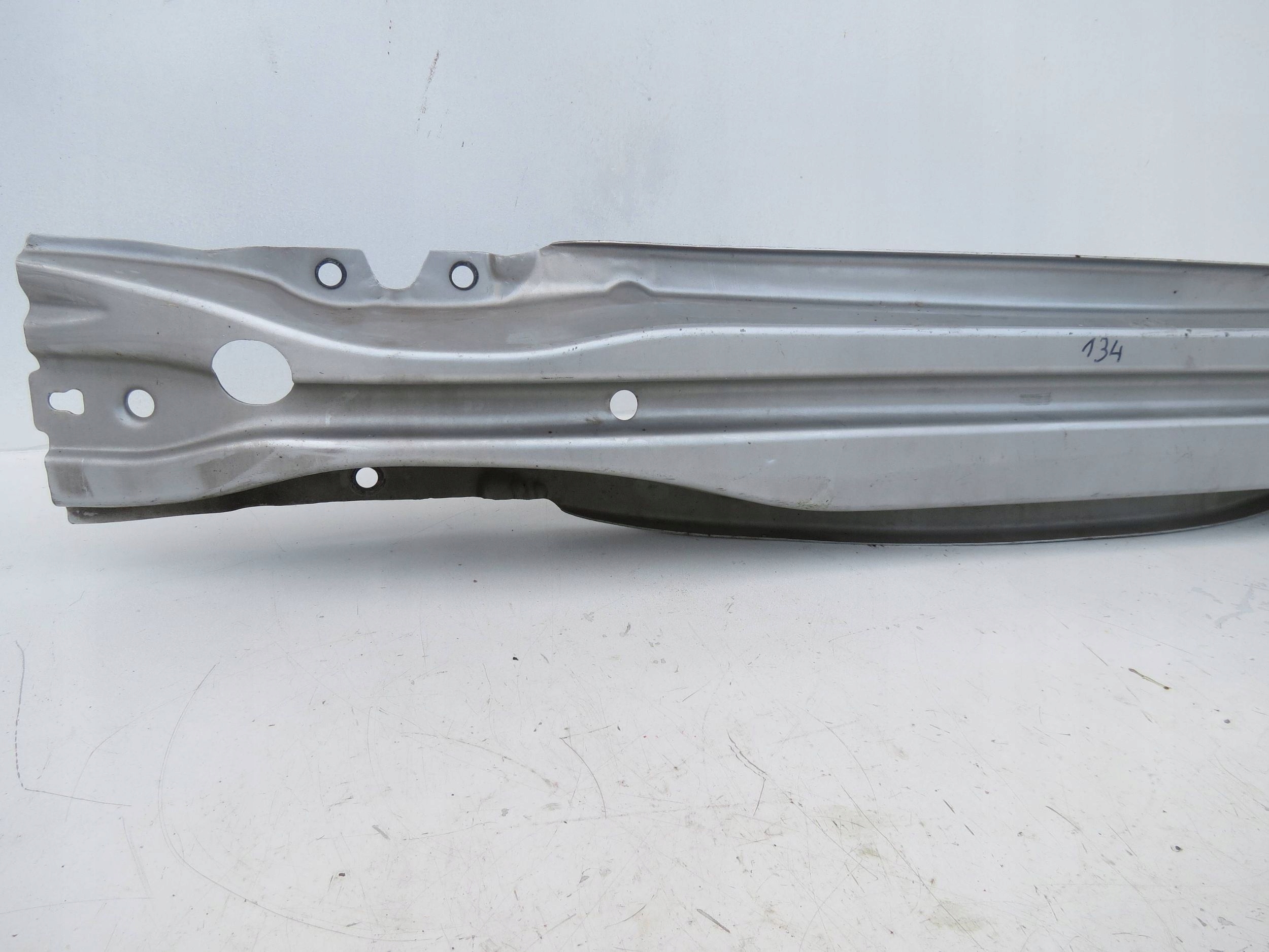TRAVERSA paraurti posteriore VOLVO S60 II V60 e 2.4 D5 215KM 10-18r