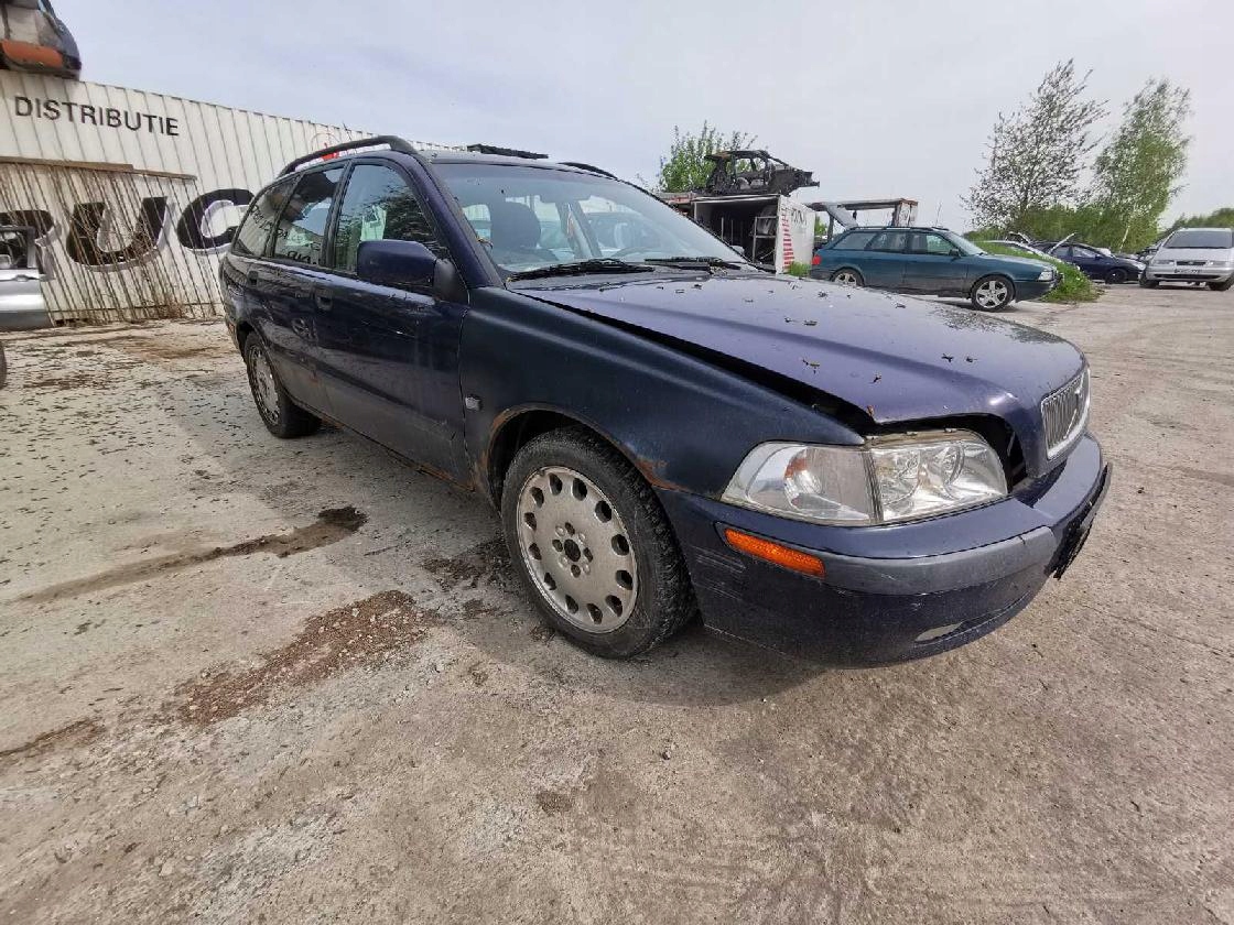 volvo V40 шланг интеркулера 2001 1.9л