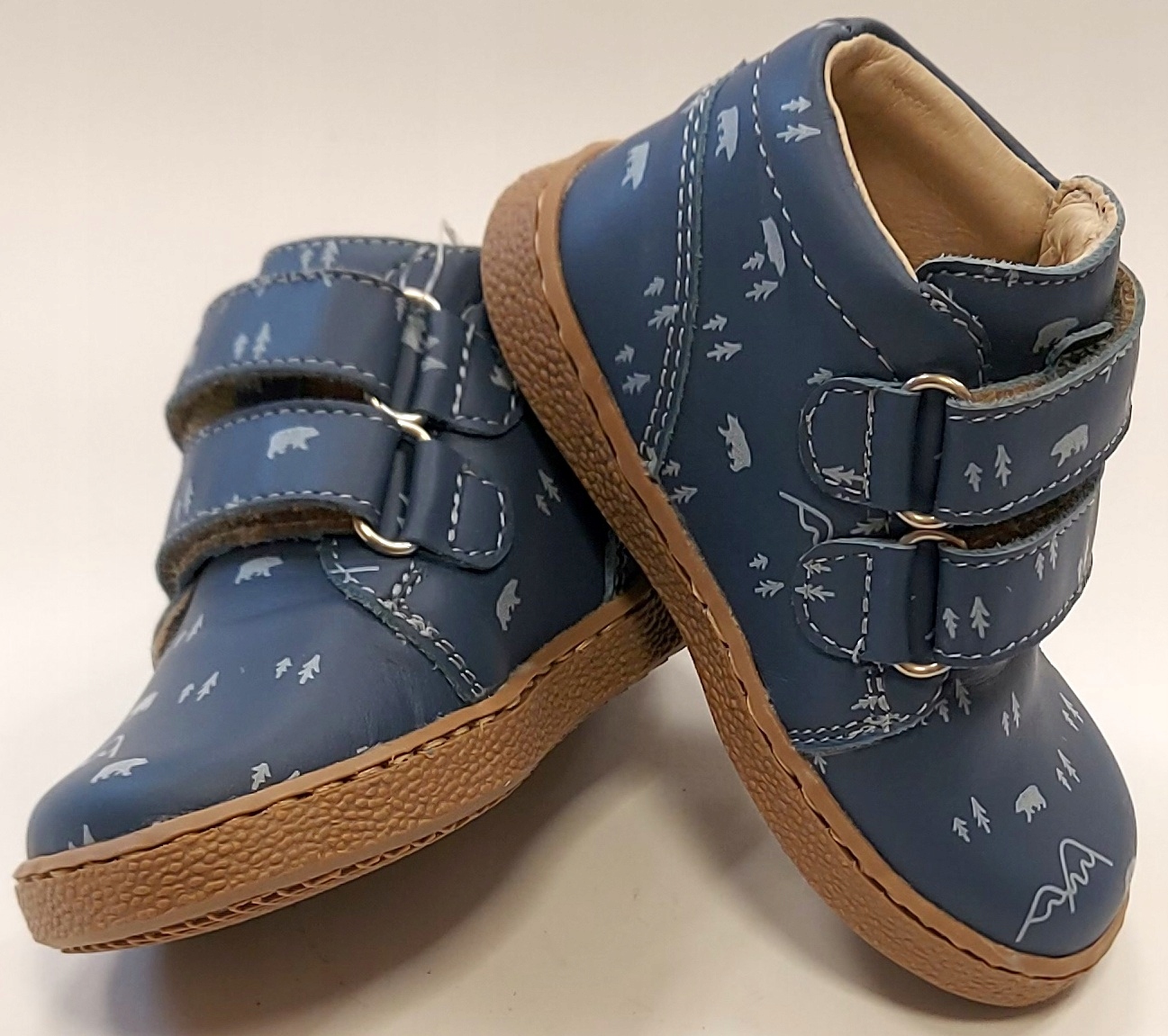 PÓŁBUTY PÓŁWYSOKIE ELASTYCZNE MIĘKKIE NIEBIESKI RZEPY MIDO R 26 W 16,20 CM Kod producenta MIDO 30-60 NIEBIESKIE GÓRY