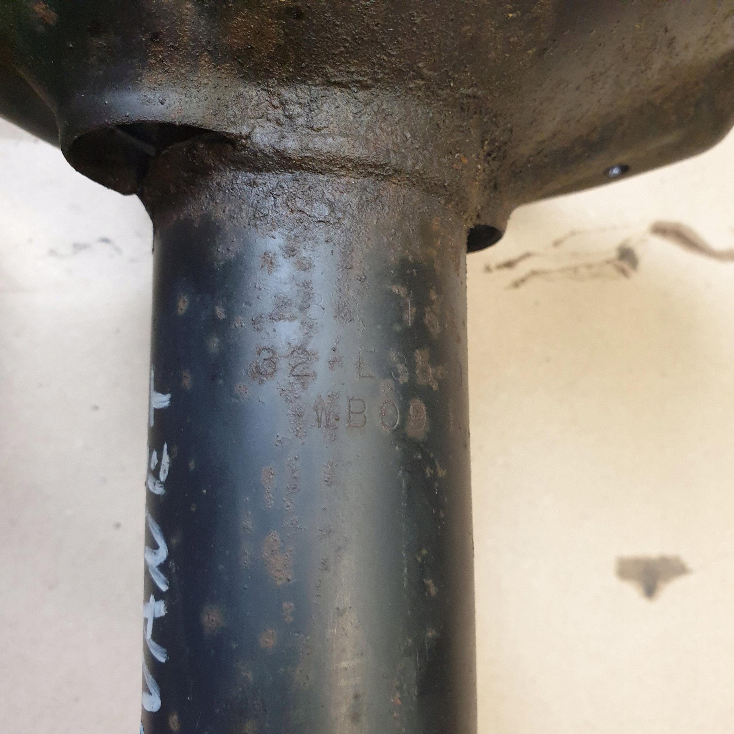 shock absorber McPherson right NISSAN VANETTE SERENA OE