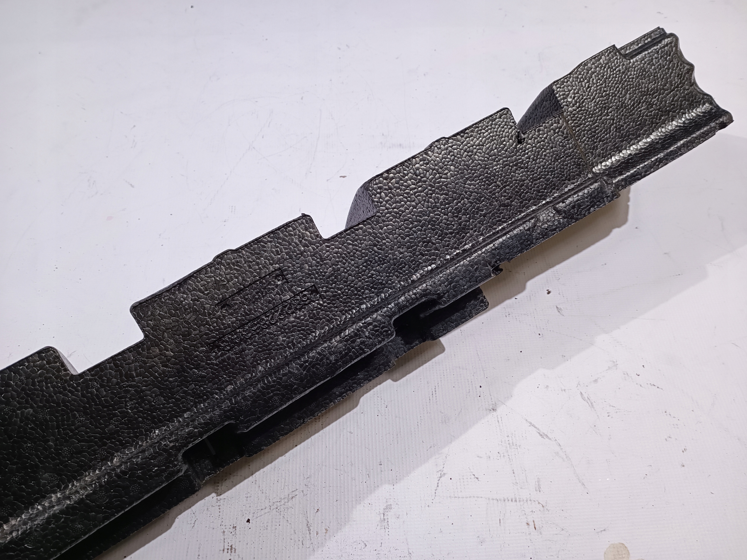 Absorber nárazníku předek Dodge Challenger 2015