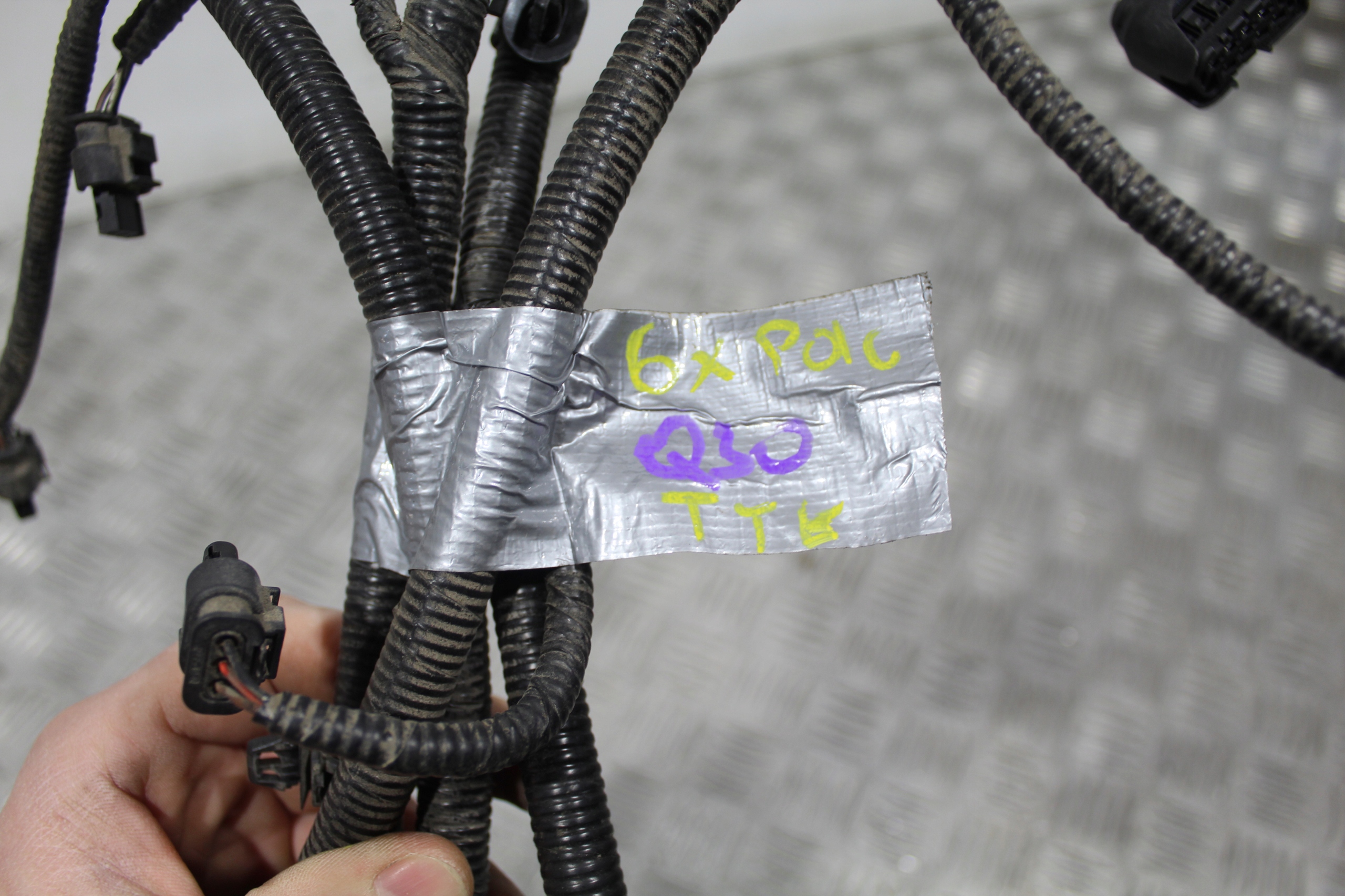 CABLAGGIO PARAURTI POSTERIORE 6X PDC INFINITI Q30