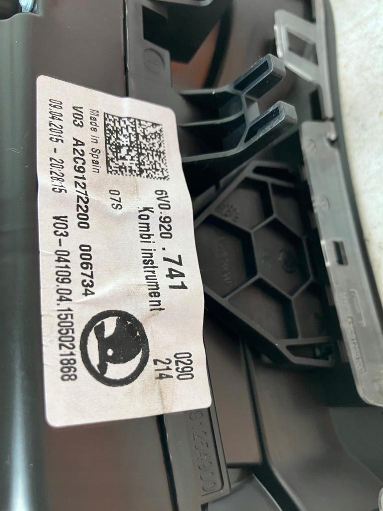 SKODA FABIA III 1.4 tdi спидометр 6V0920741