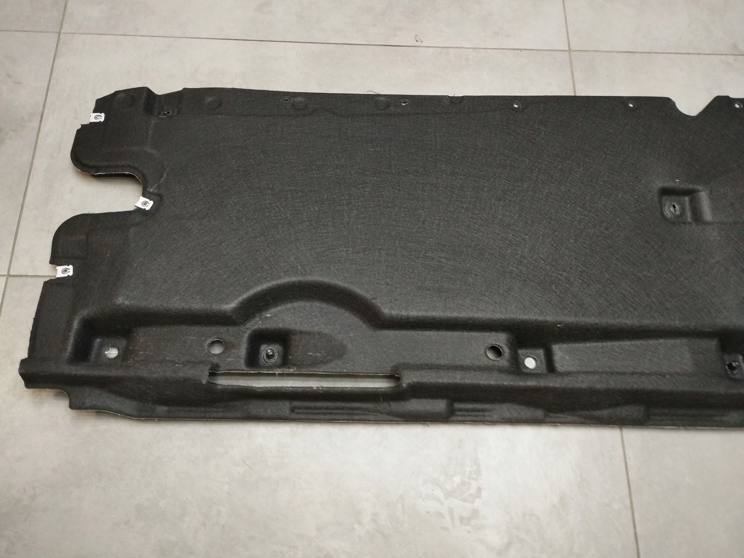 Audi A5 B10 KOMBI cover chassis right 8B3825208B