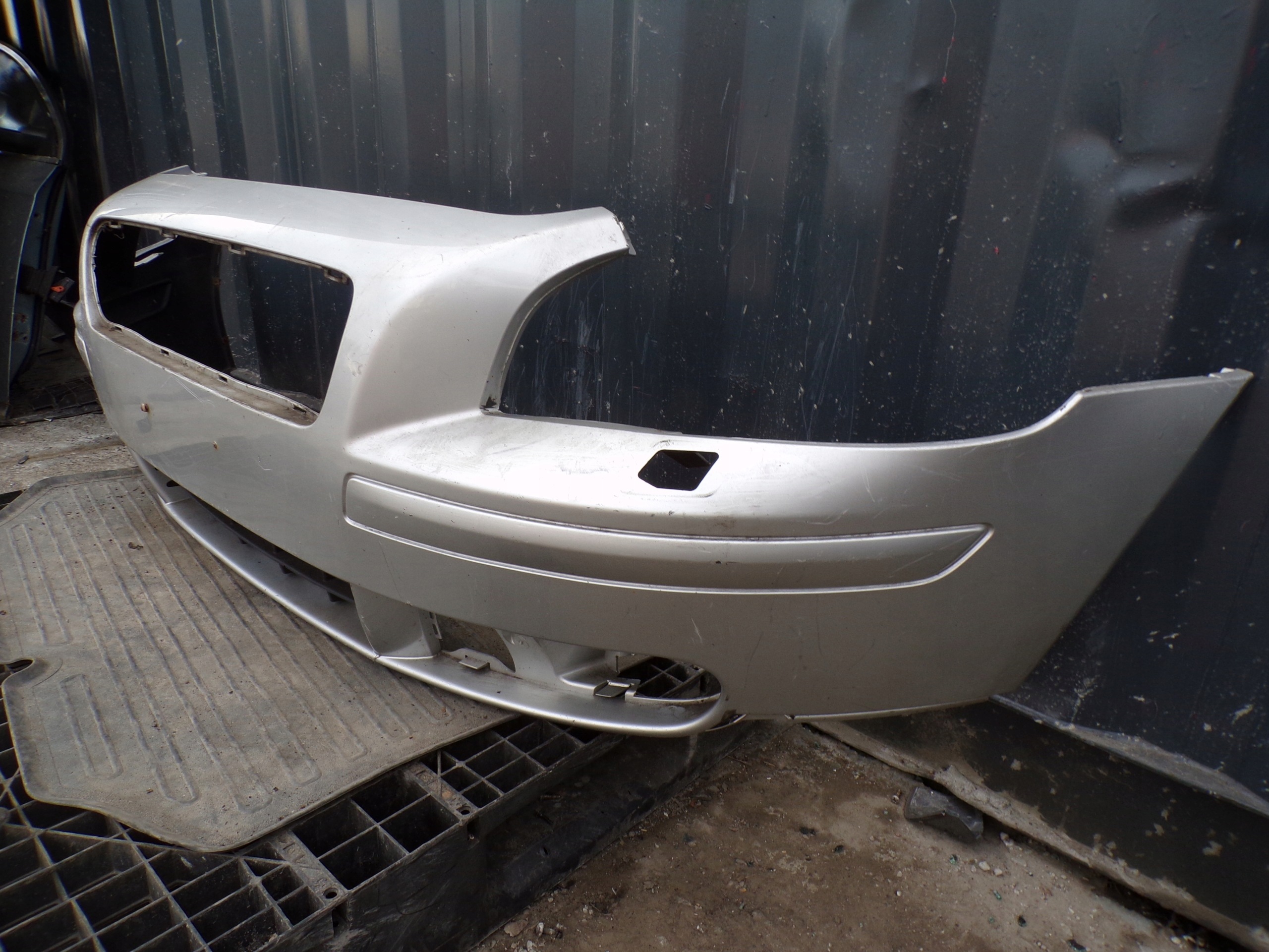 front bumper front VOLVO V50 S40 2 II washers (R1)