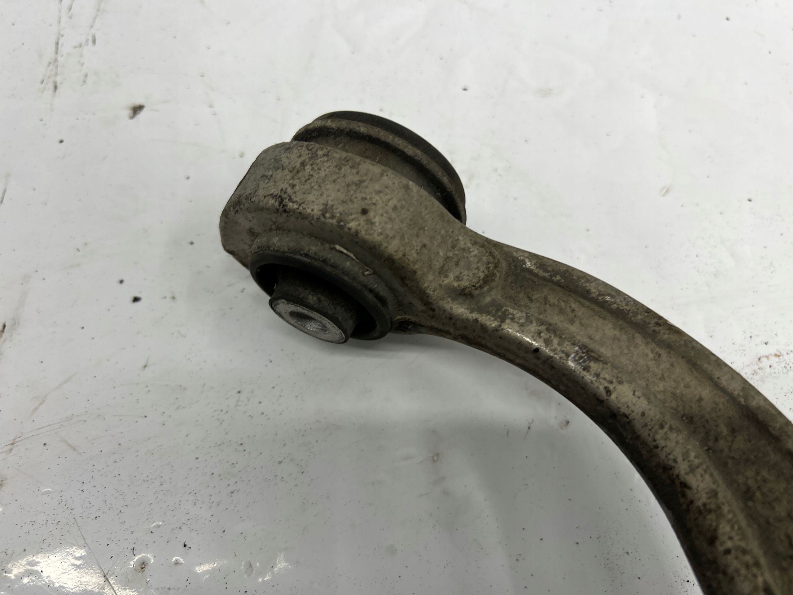 arm front upper left BMW X6 E71 X5 E70 AW6082T6 OE