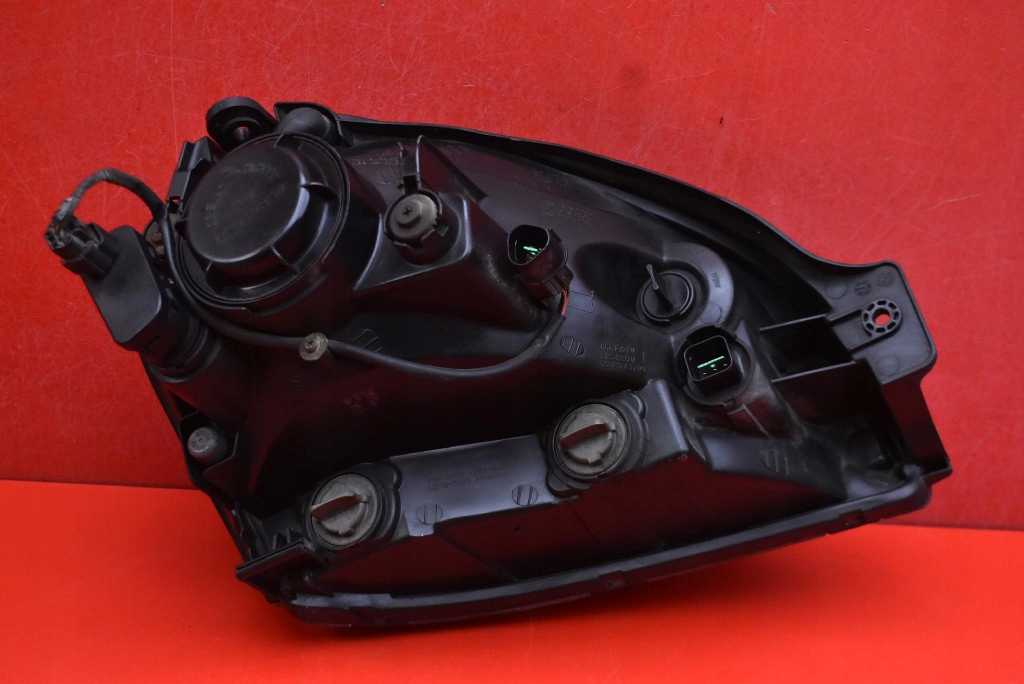 REFLEKTOR left light front EU 92101-2EXXX HYUNDAI TUCSON 1 and 04-10