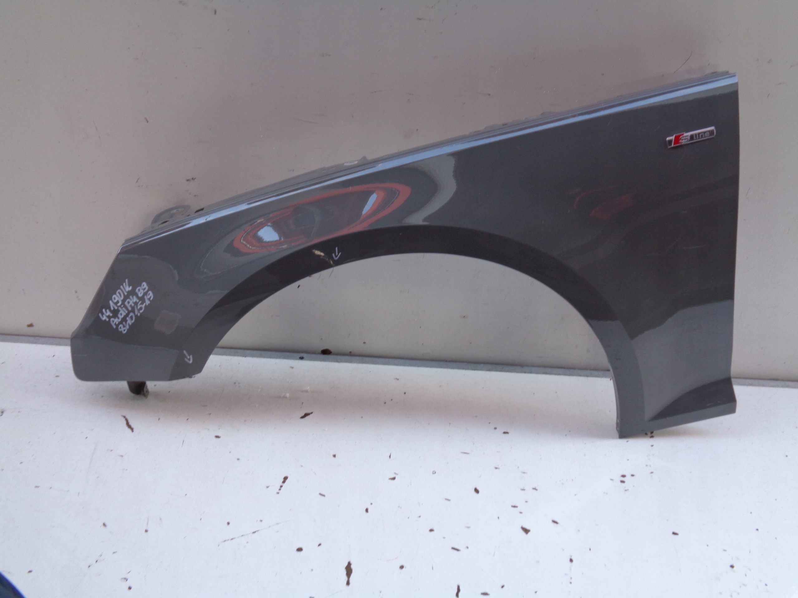 BŁOTNIK LEWY PRZEDNI AUDI A4 B9 8W 8W0 15-19 NR 44190