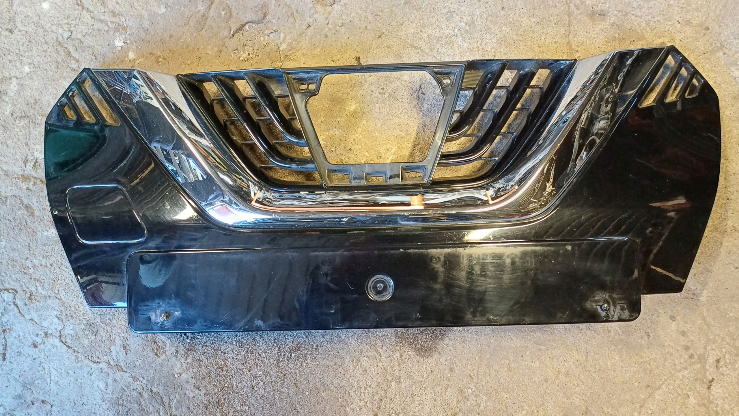 Nissan Micra K14 Kühlergrill FRONTGRILL Kühlergitter 623105FA0A - Thumbnail 1