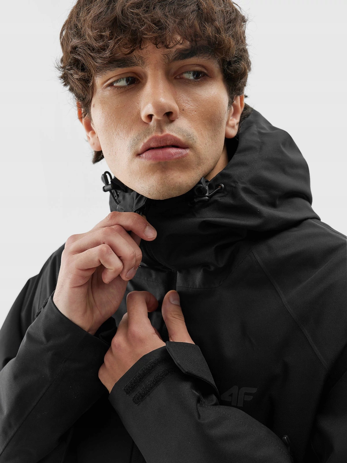 KURTKA MĘSKA ZIMOWA 4F NARCIARSKA MEMBRANA 5000 Kolekcja Jesień Zima 2023