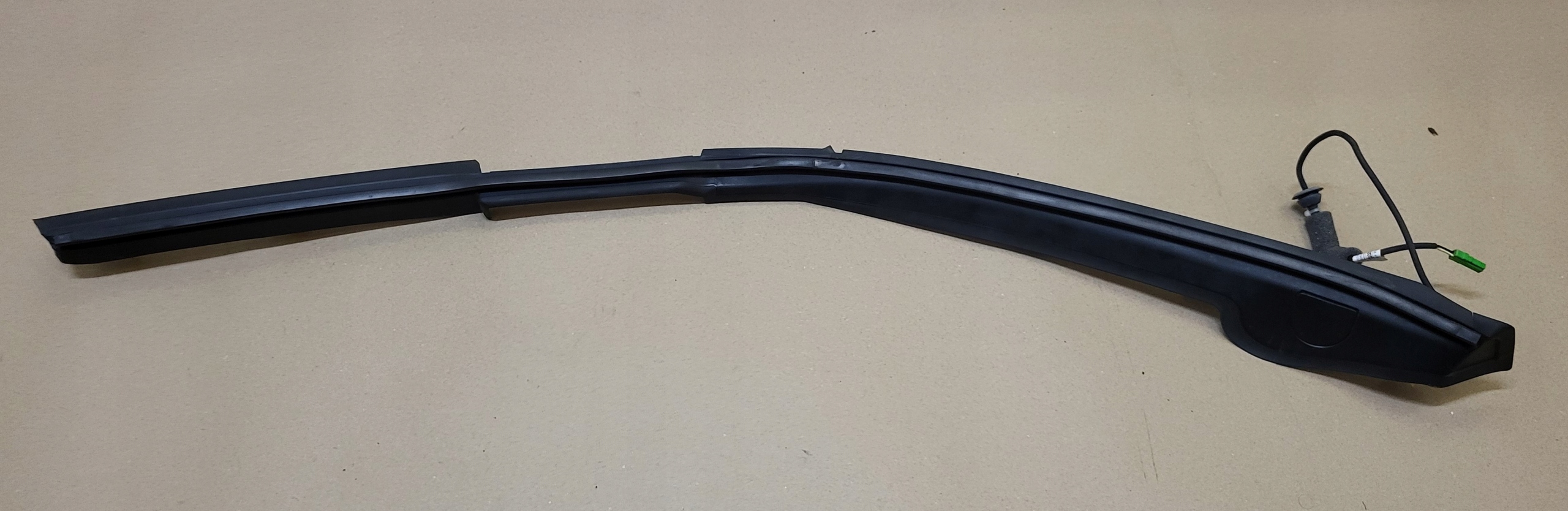 moulding bonnet boot right sensor LAND ROVER DISCOVERY V HY32406A96AA OE