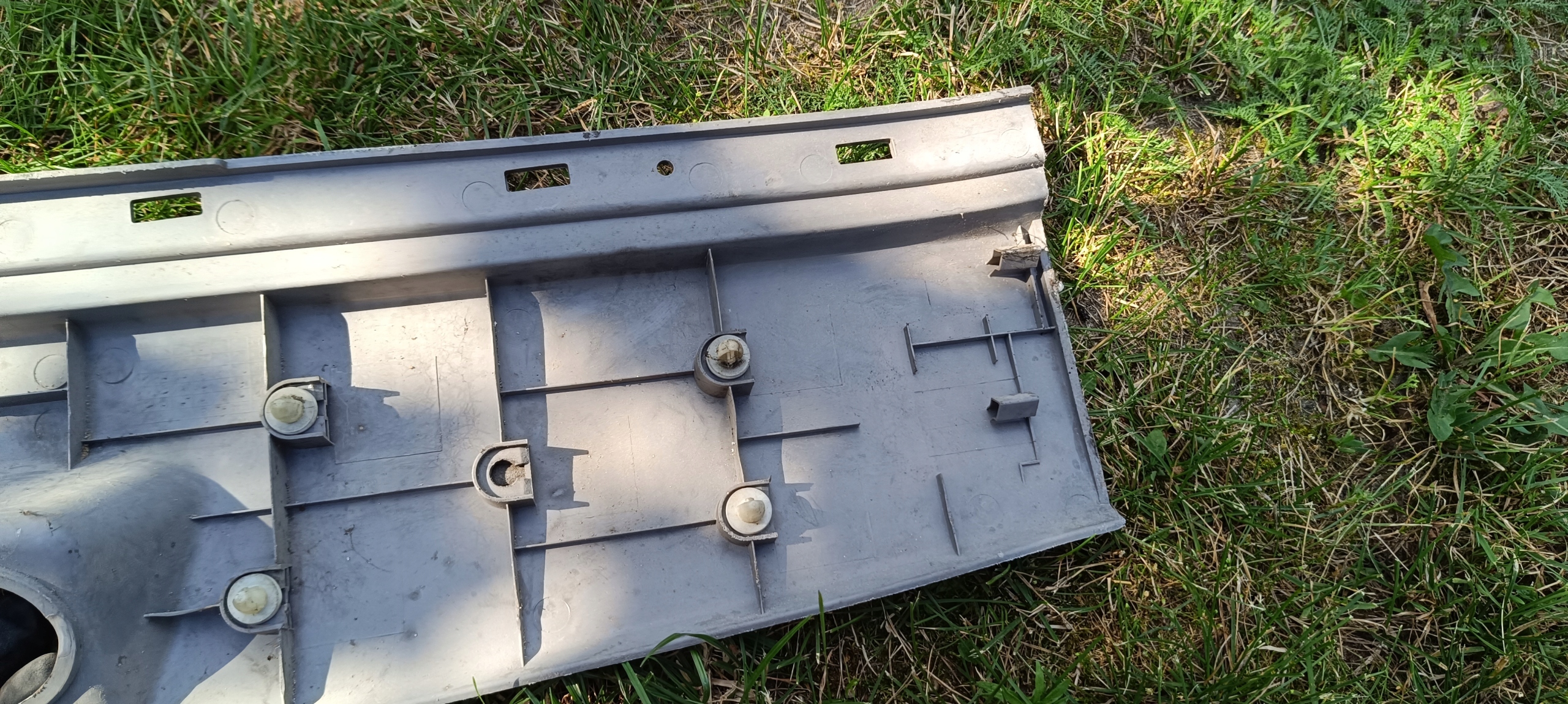 kia sorento 02-06r cover for rear panel 87250-3E000