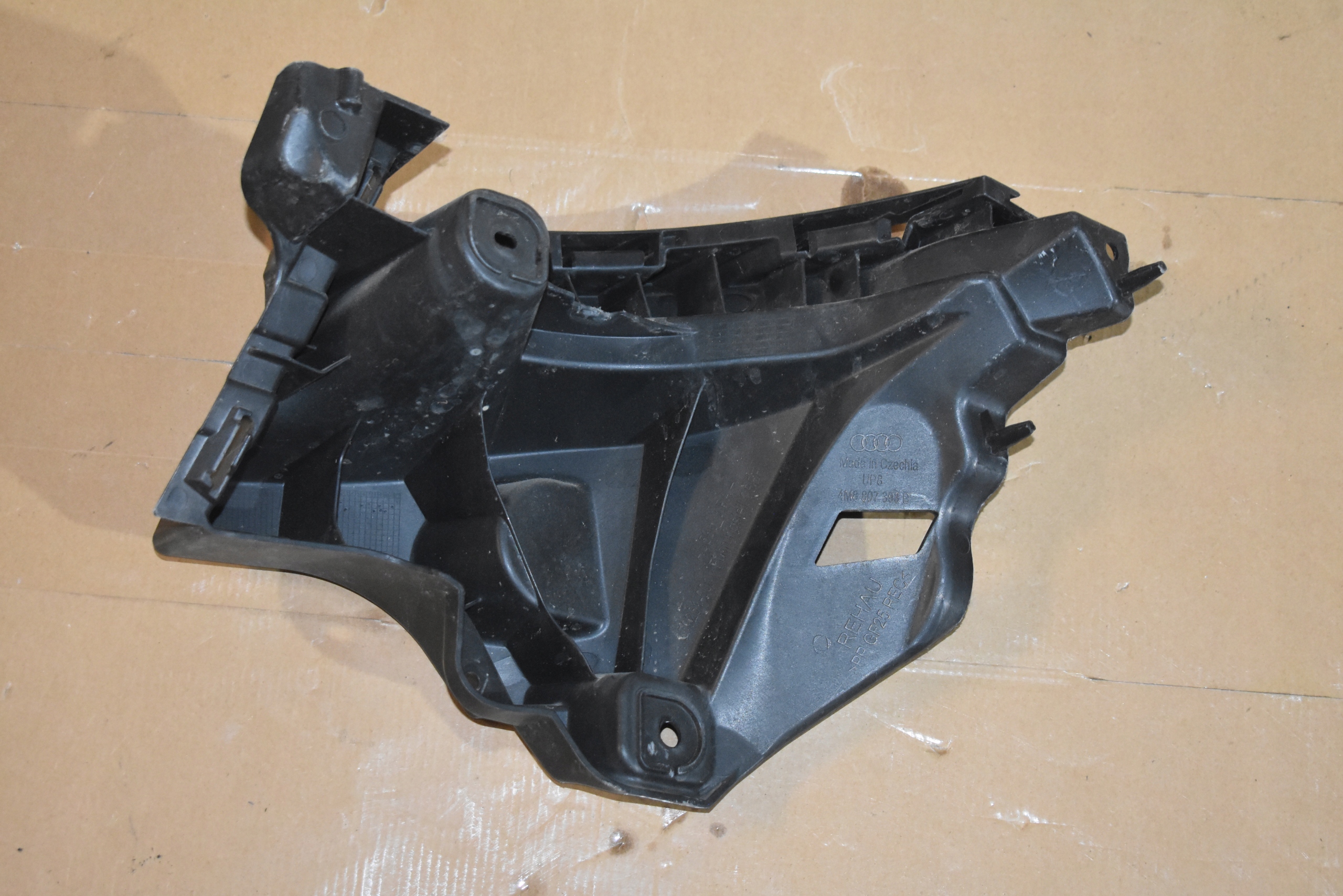 IDEALNY bumper bracket rear part rear left AUDI Q8 1