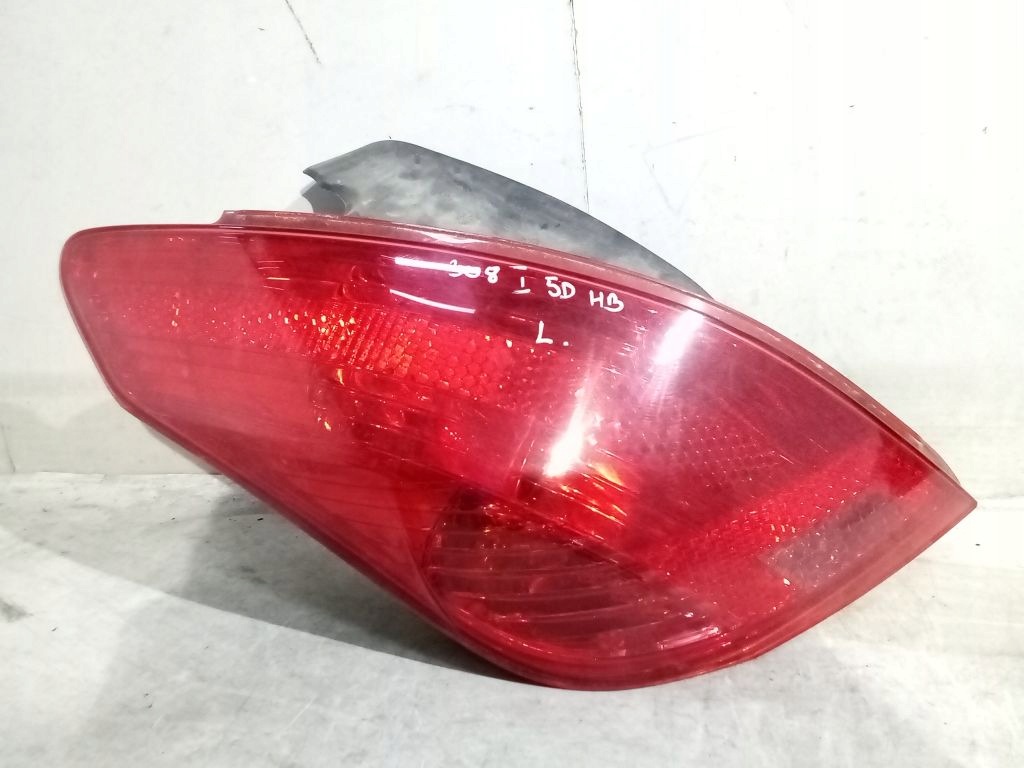 Peugeot 308 and T7 HB 5D light left rear part rear TYC