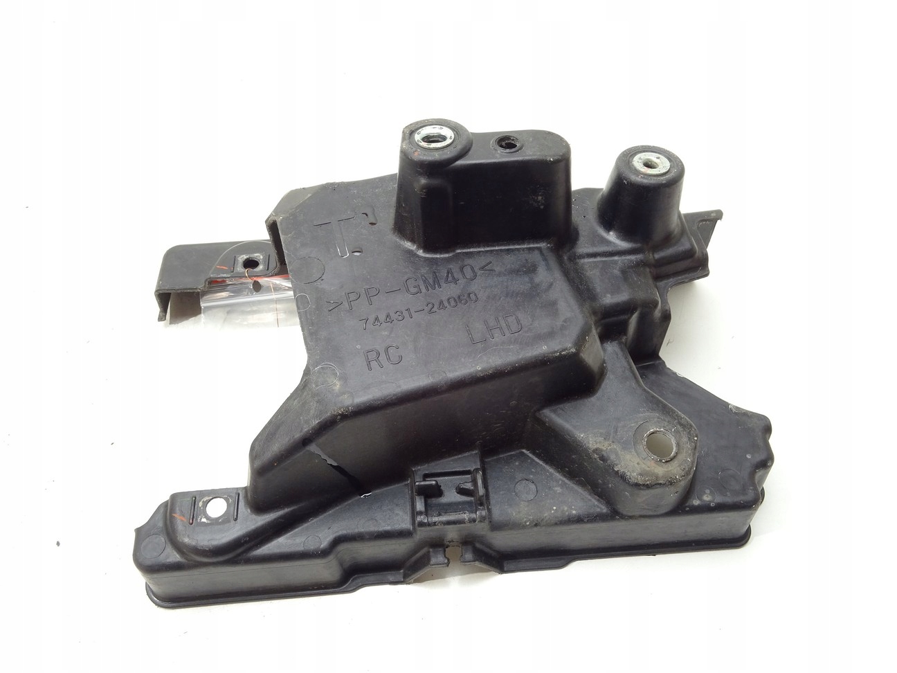 ПЛАСТИК MONTAZOWY КРЕПЛЕНИЕ LEXUS RC F RCF 14-22