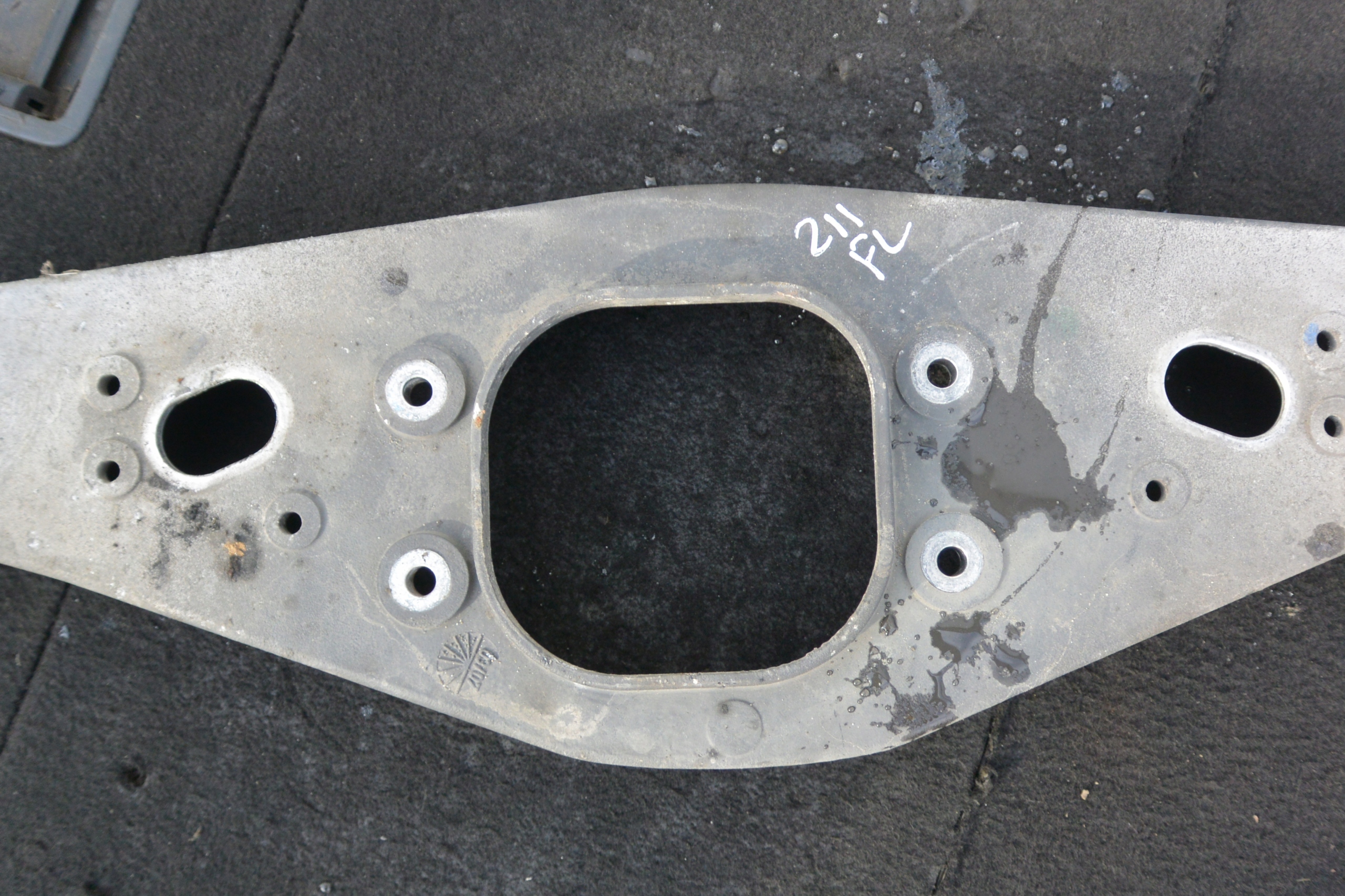 supporto MOSTU Supporto Della sospensione posteriore MERCEDES-BENZ E-KLASA W211