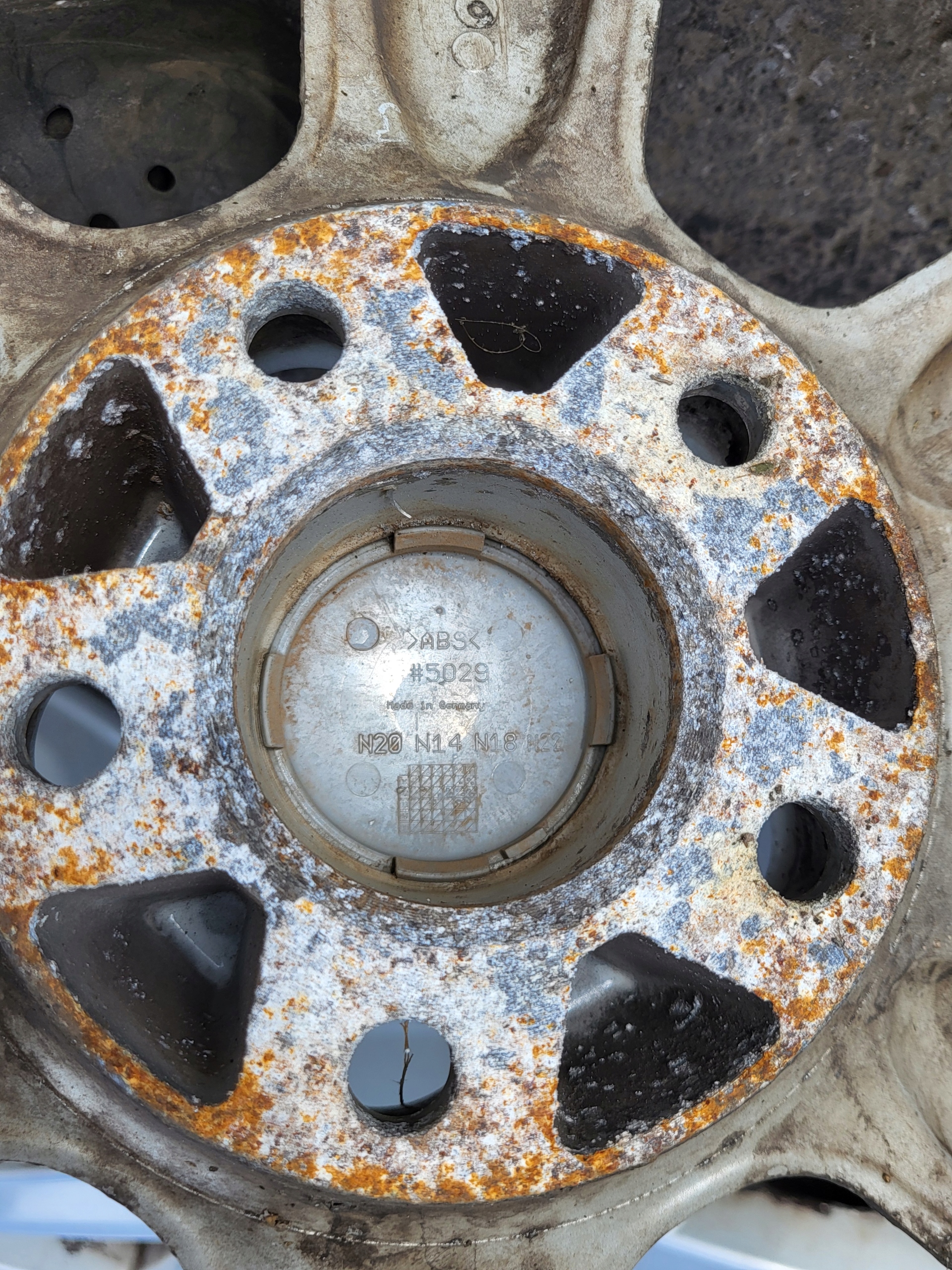 4X 16 discs aluminium disc cap SAAB 9-5 ALUTEC 5X110 ET40 OE