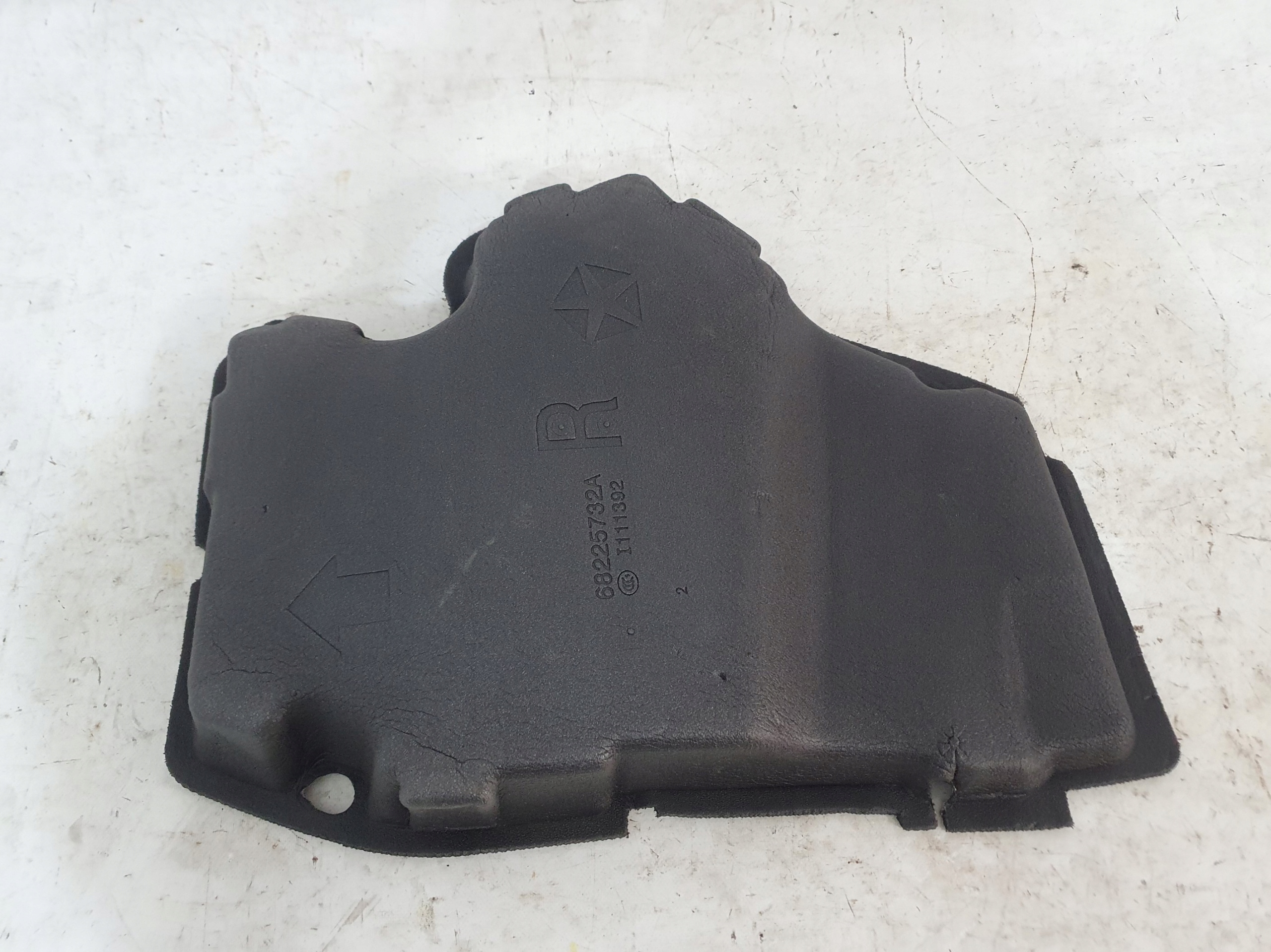 CHRYSLER PACIFICA 2019 - hangszigetelő emelet 68225732A