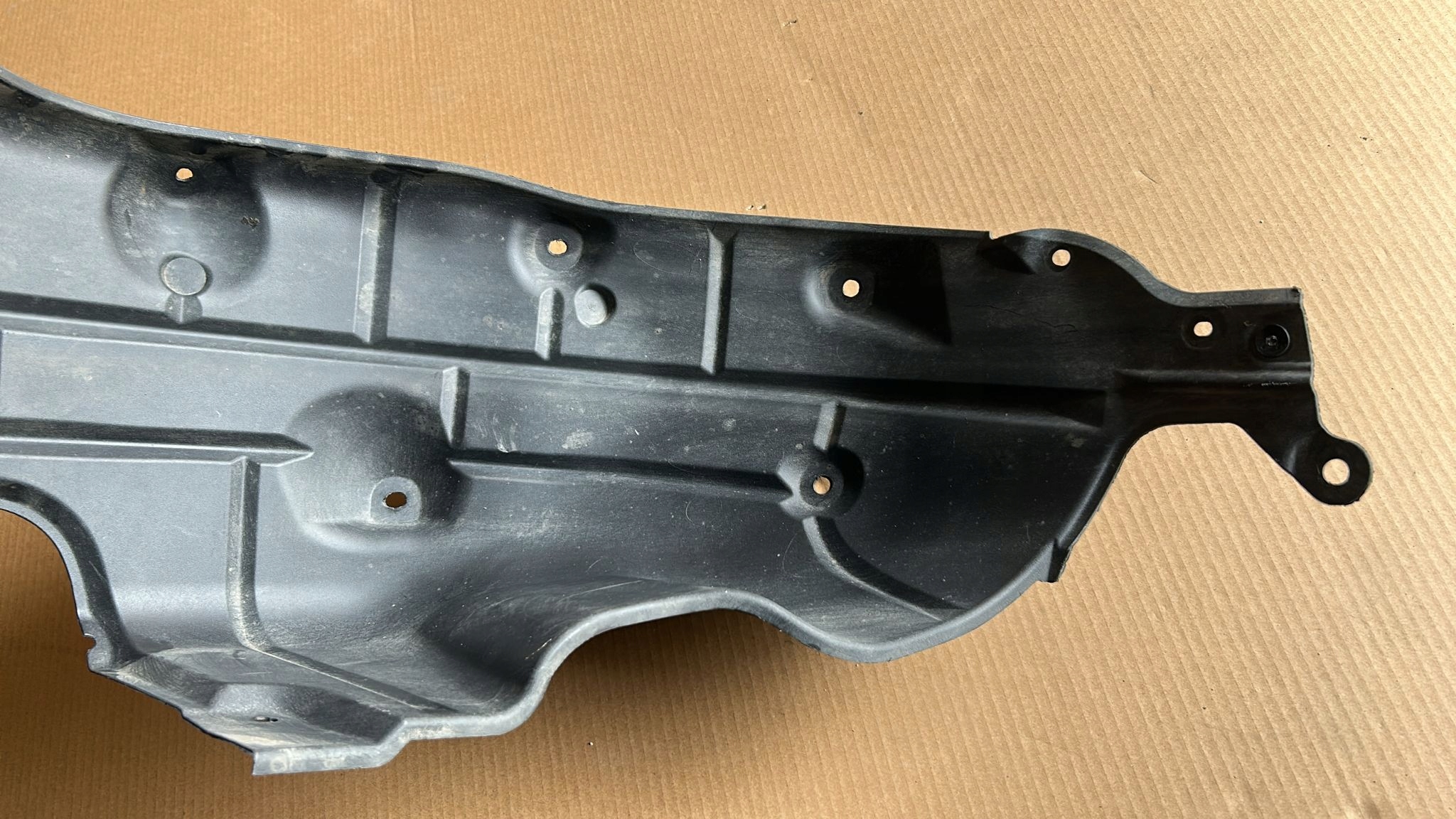 mudguard right right rear part rear. TOYOTA YARIS CROSS 21