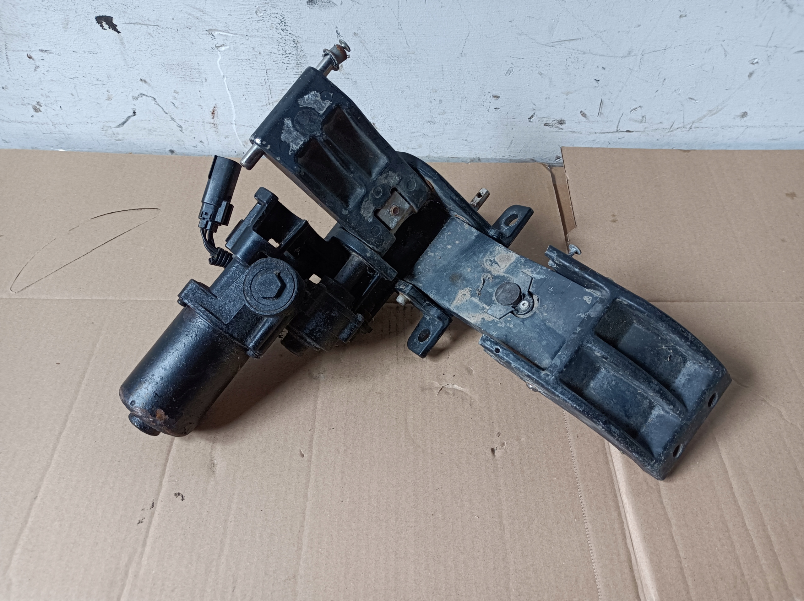 engine right of the threshold RUCHOMEGO FORD F150 14