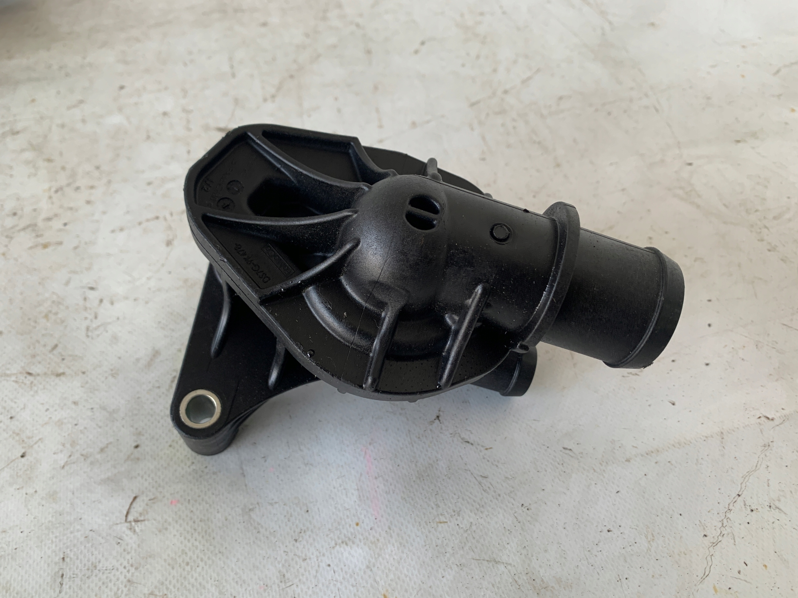 # csomag TERMOSTATU FORD 1.5 EB DS7G-9K478-DB