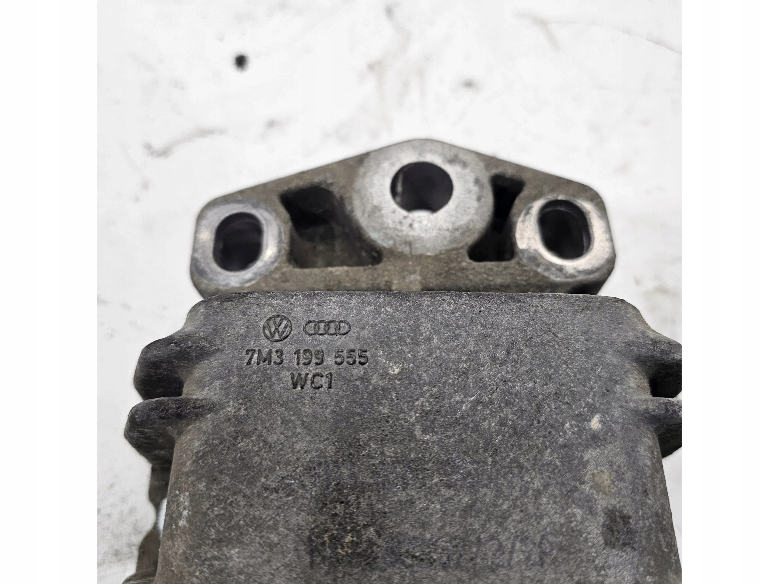 holder engine mount VW SHARAN II 7M3199555