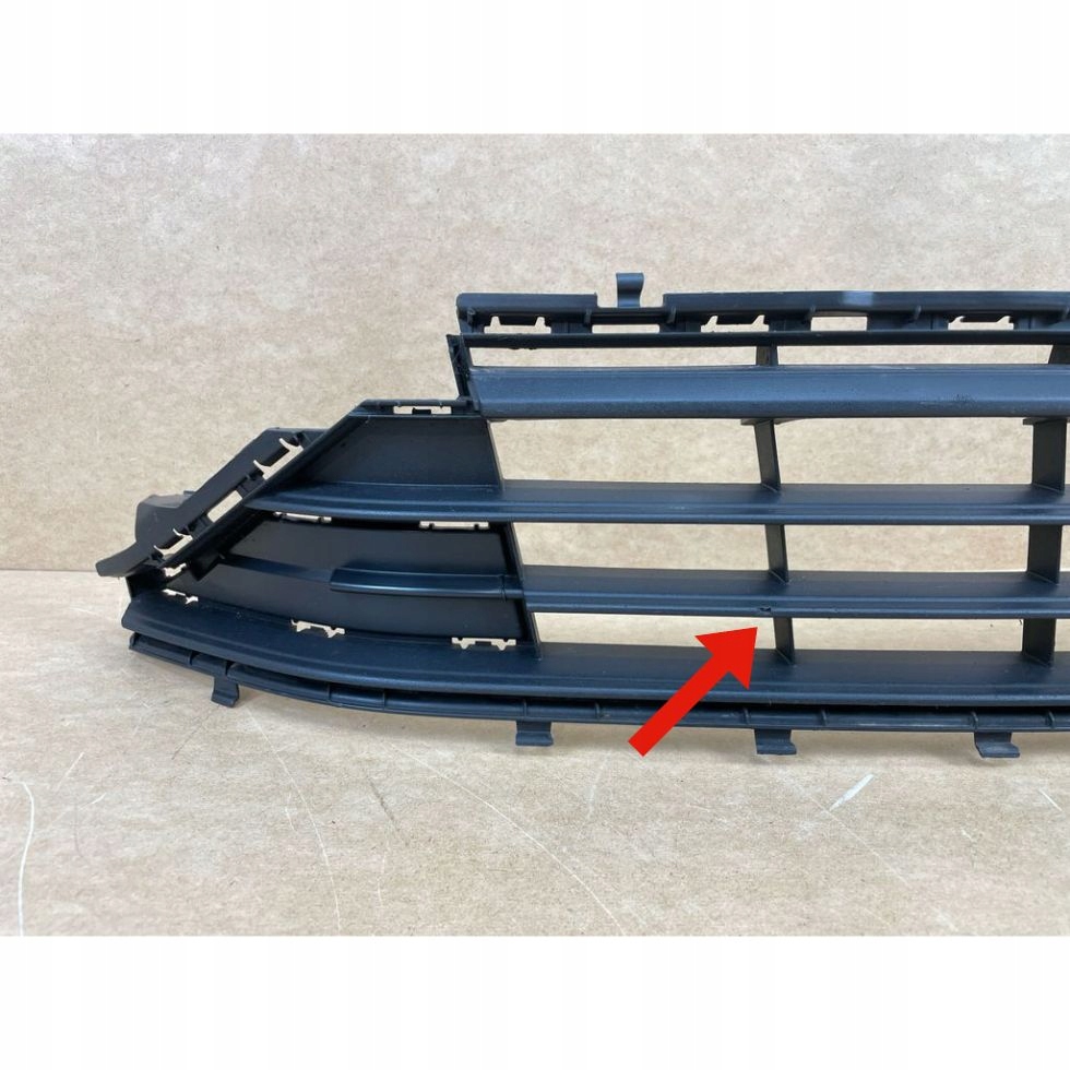 grid grille central of a bumper front VW GOLF VII 7 5G LIFT 2016-2019