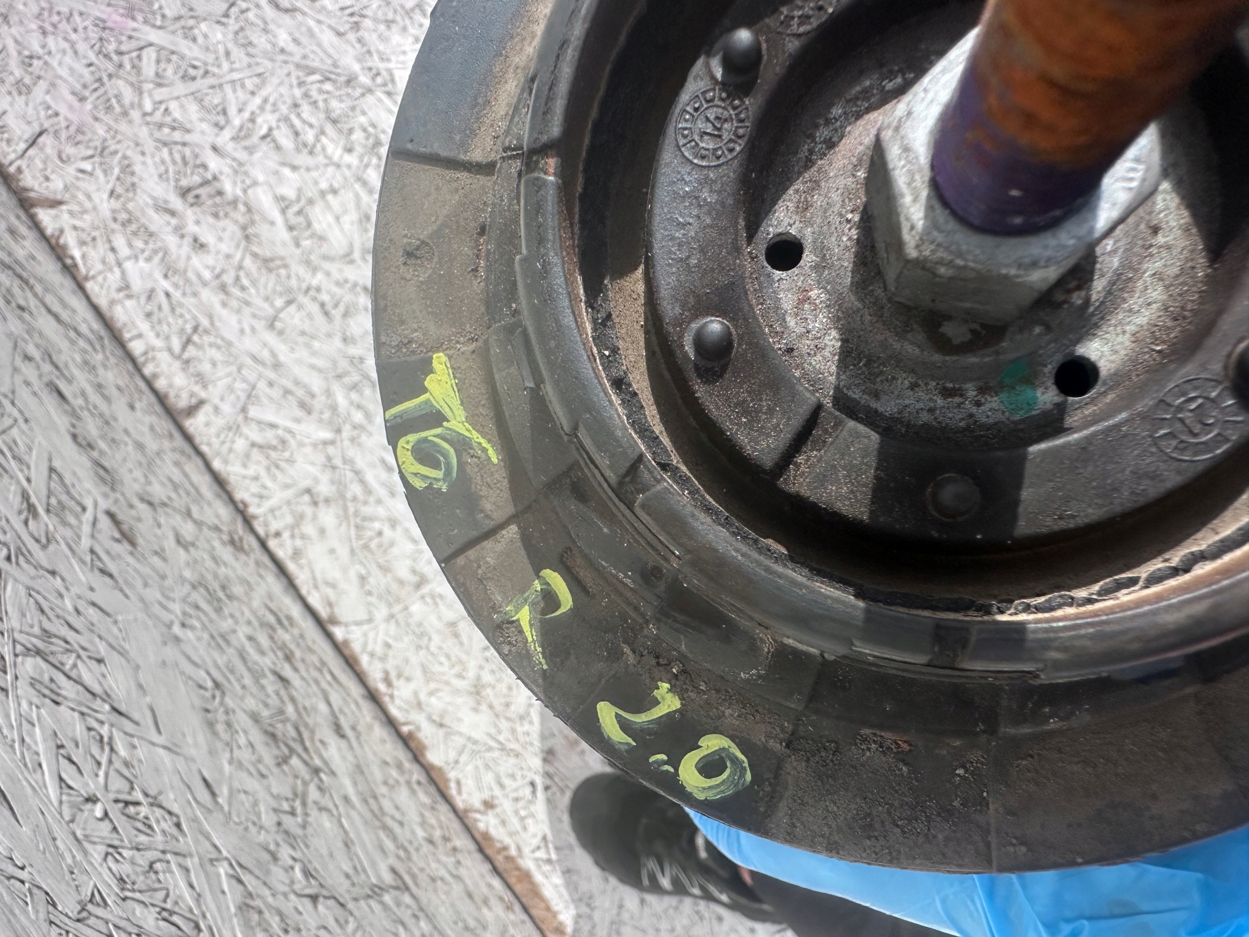 T6 7E поворотный кулак, цапфа перед 2,0